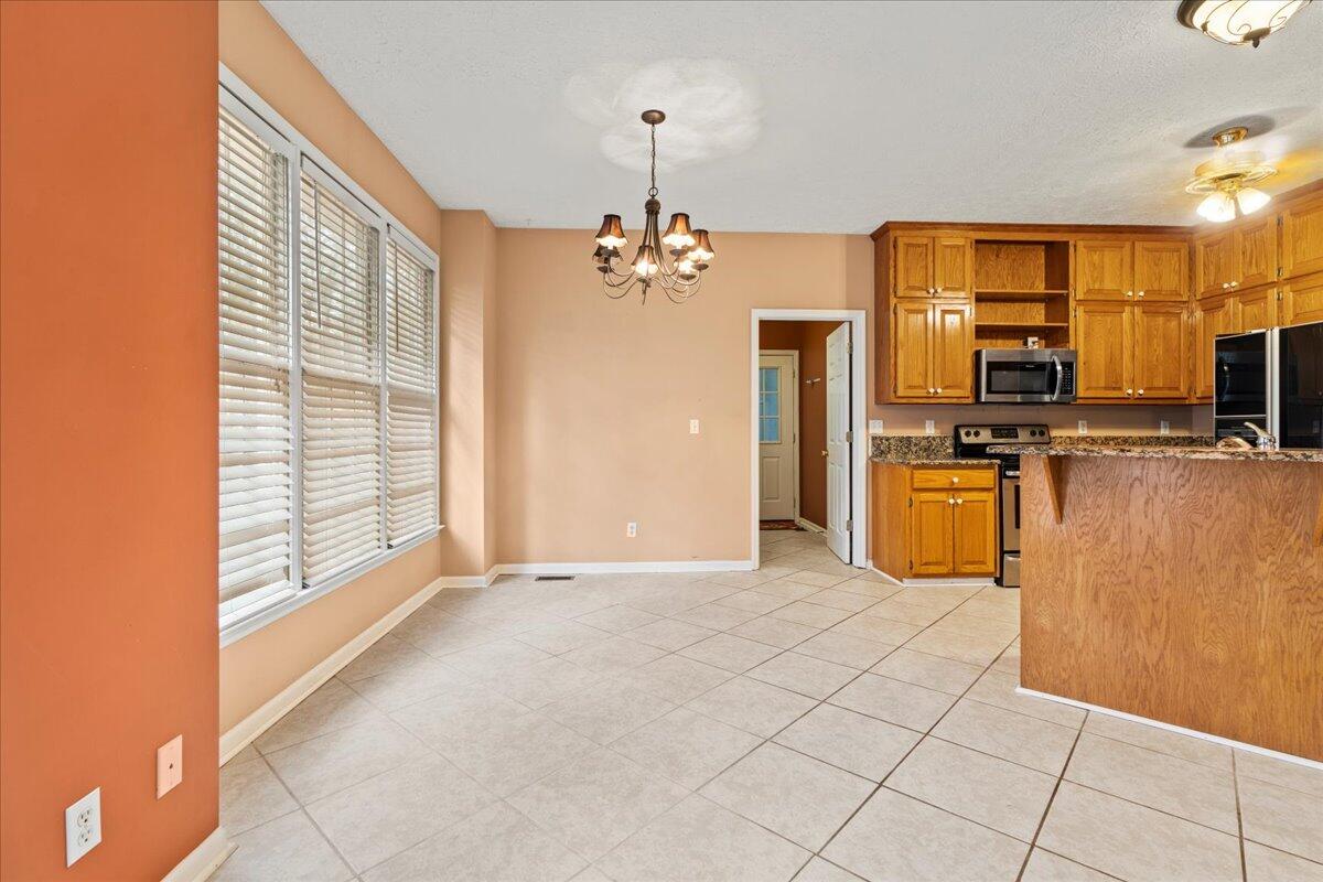 14-Breakfast Area