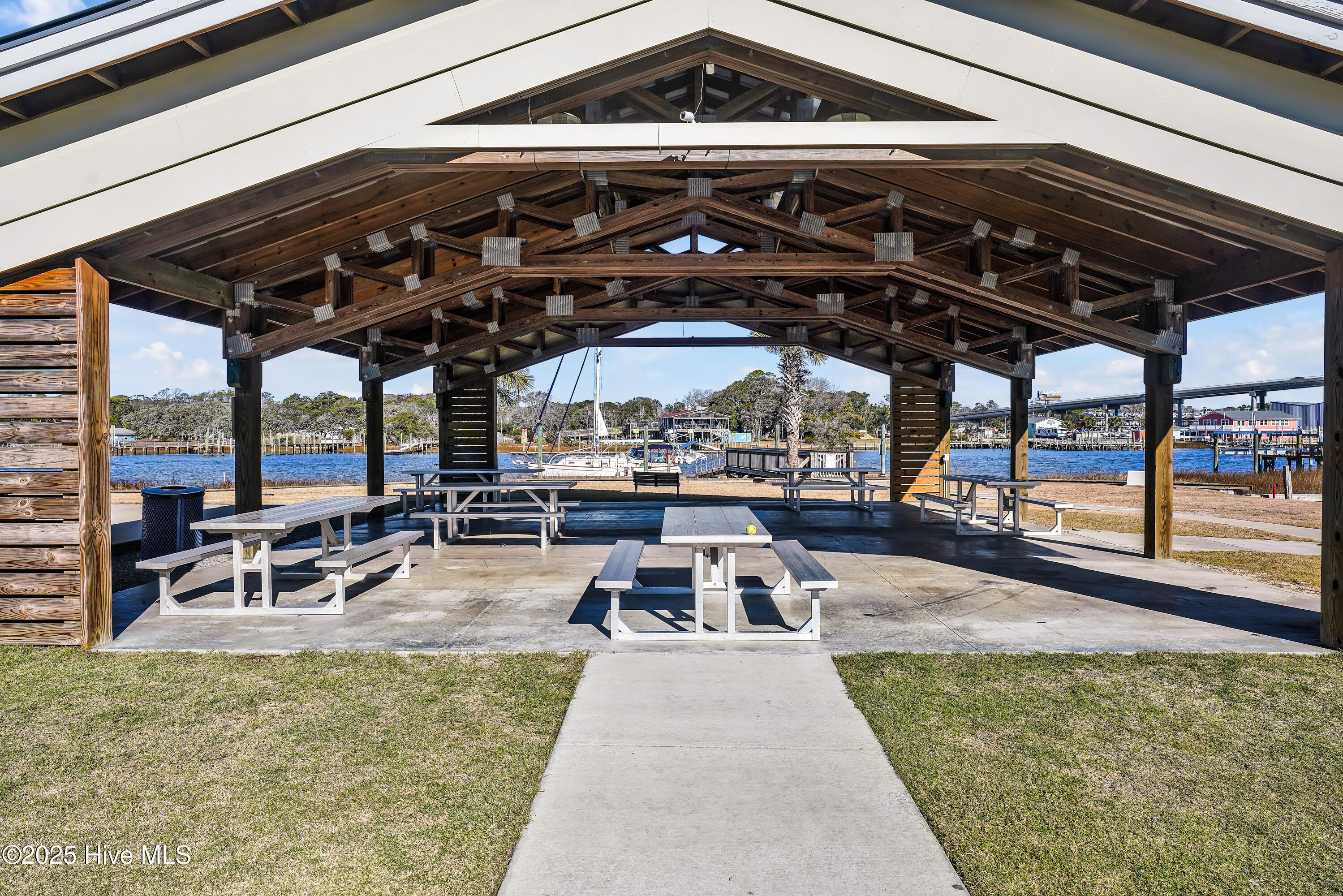 100540737 | Photo 54