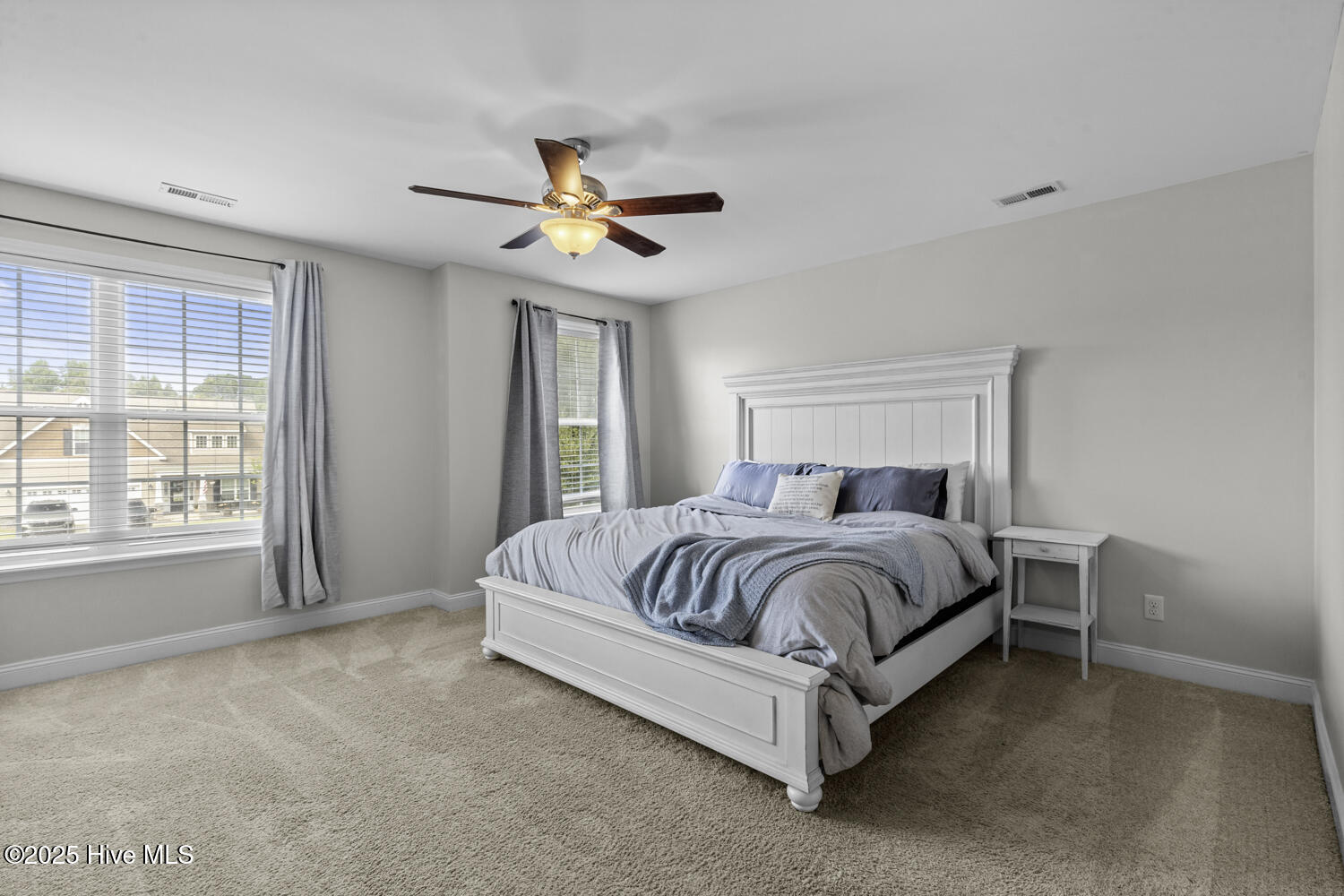 100533830 | Photo 24