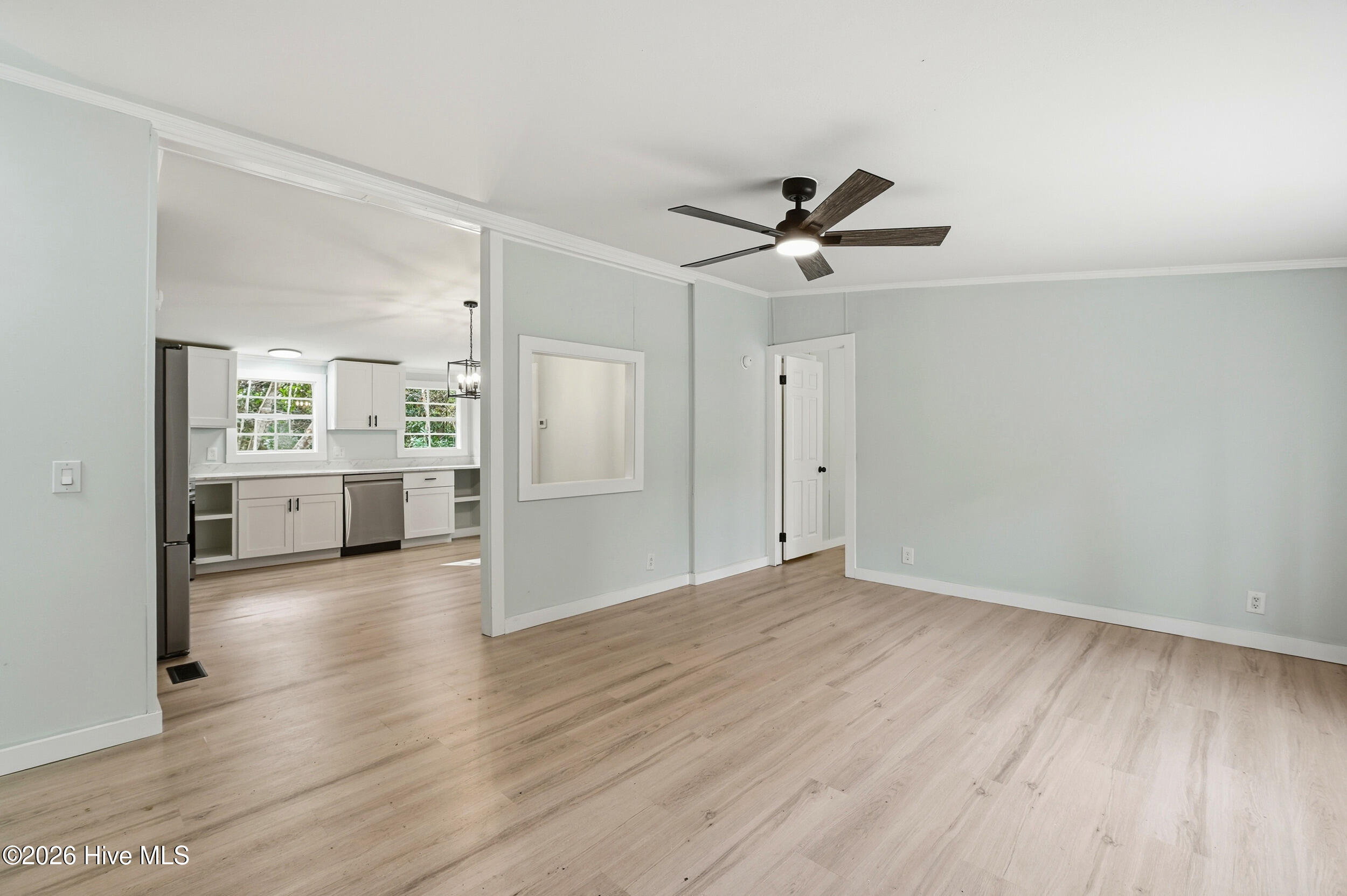 100552773 | Photo 10