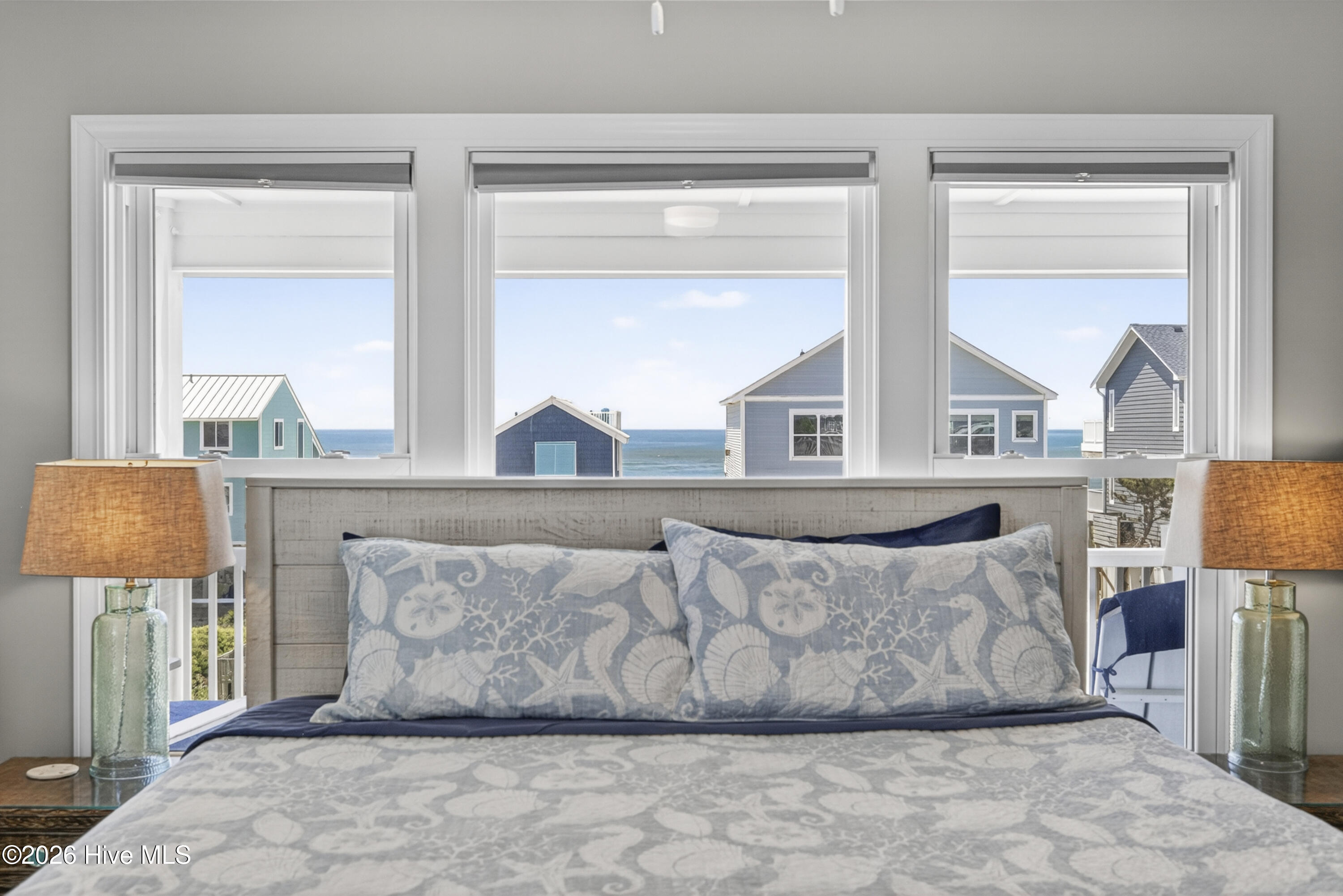 100568247 | Photo 29