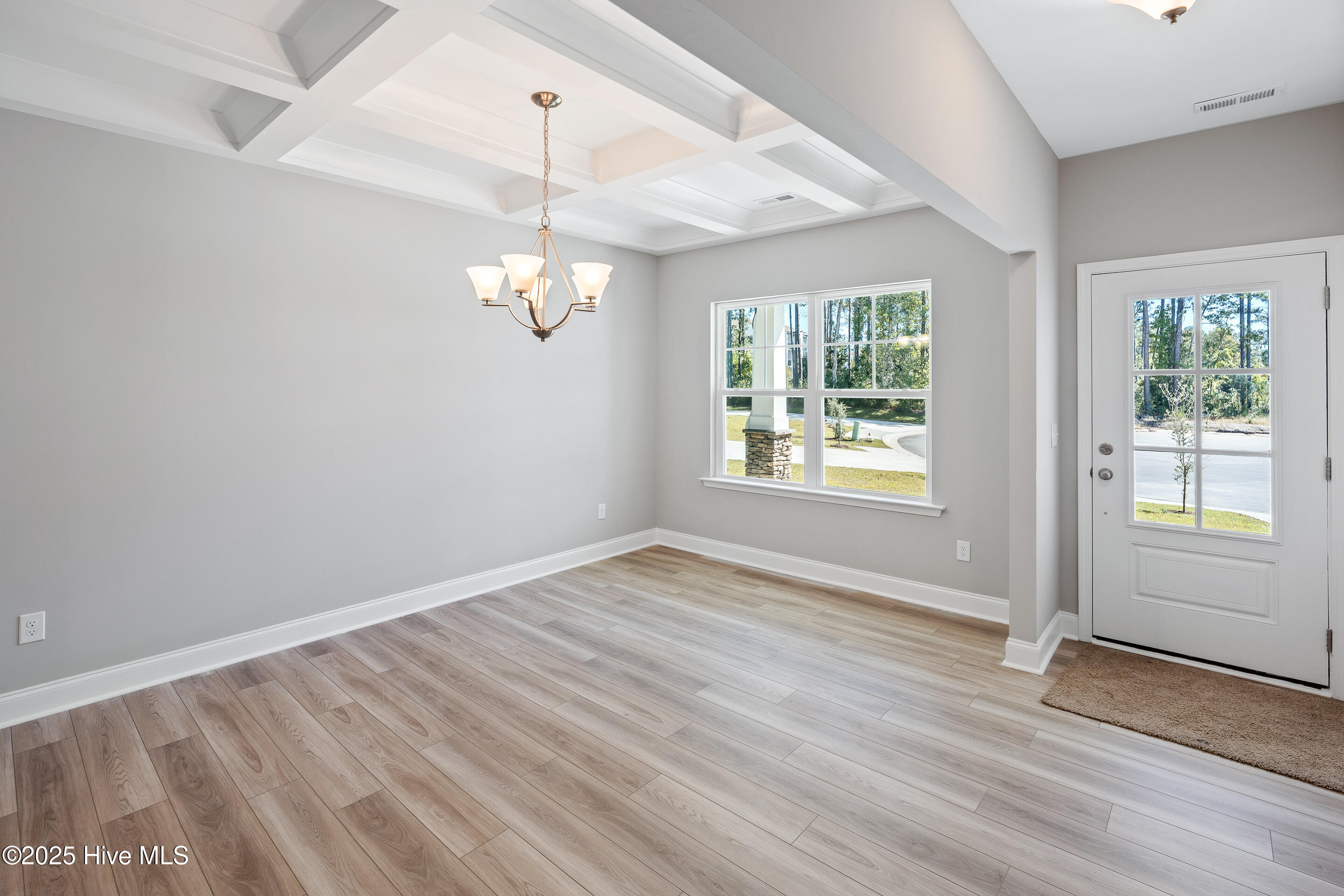 100515250 | Photo 11