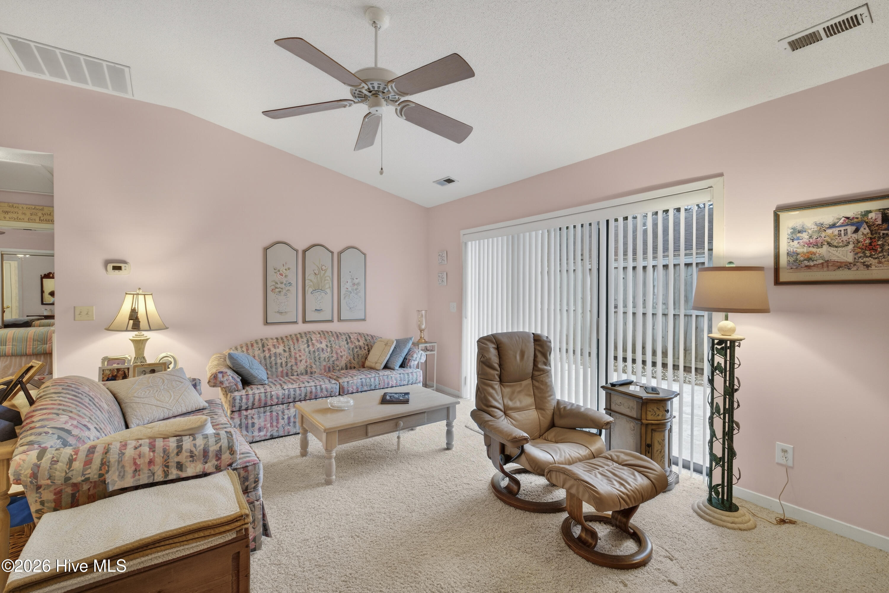 100557206 | Photo 36