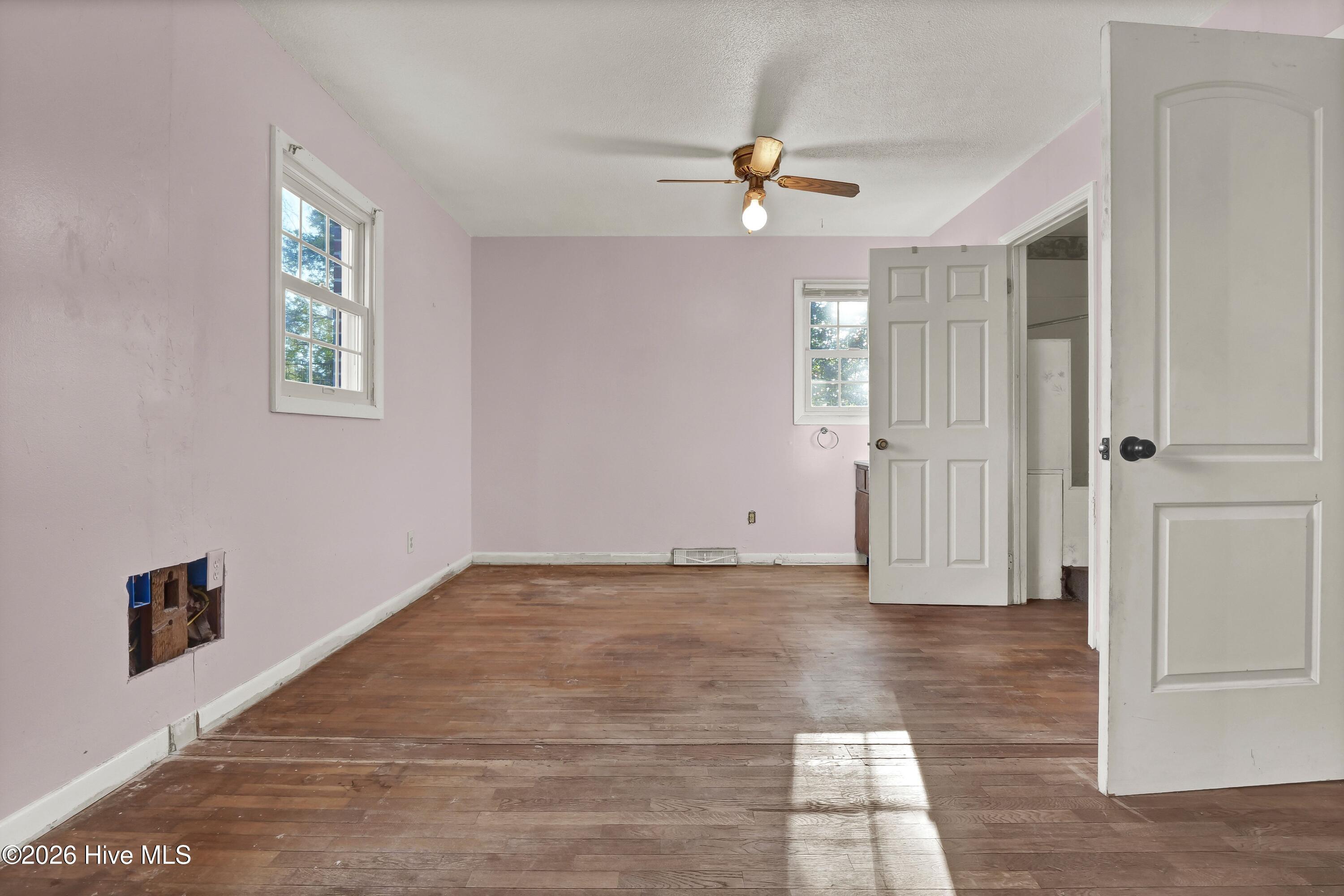 100552717 | Photo 11