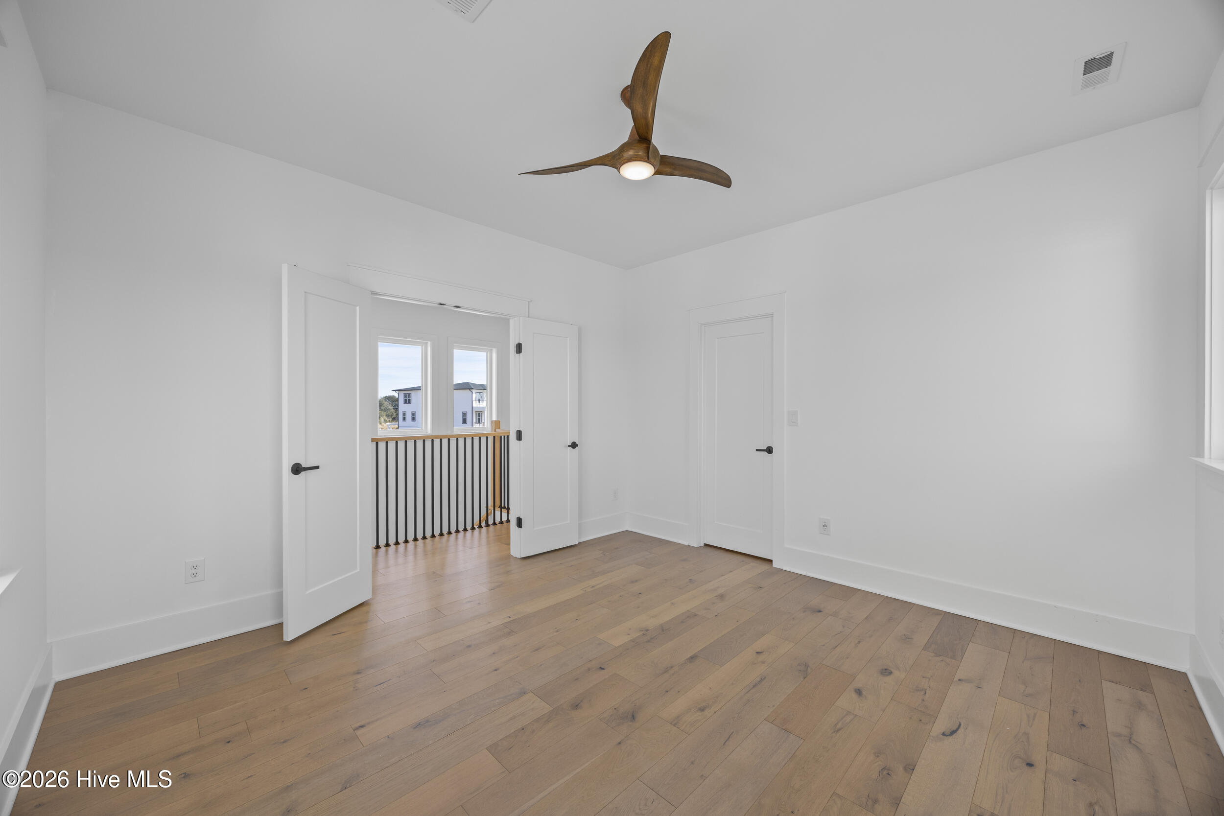 100551268 | Photo 31