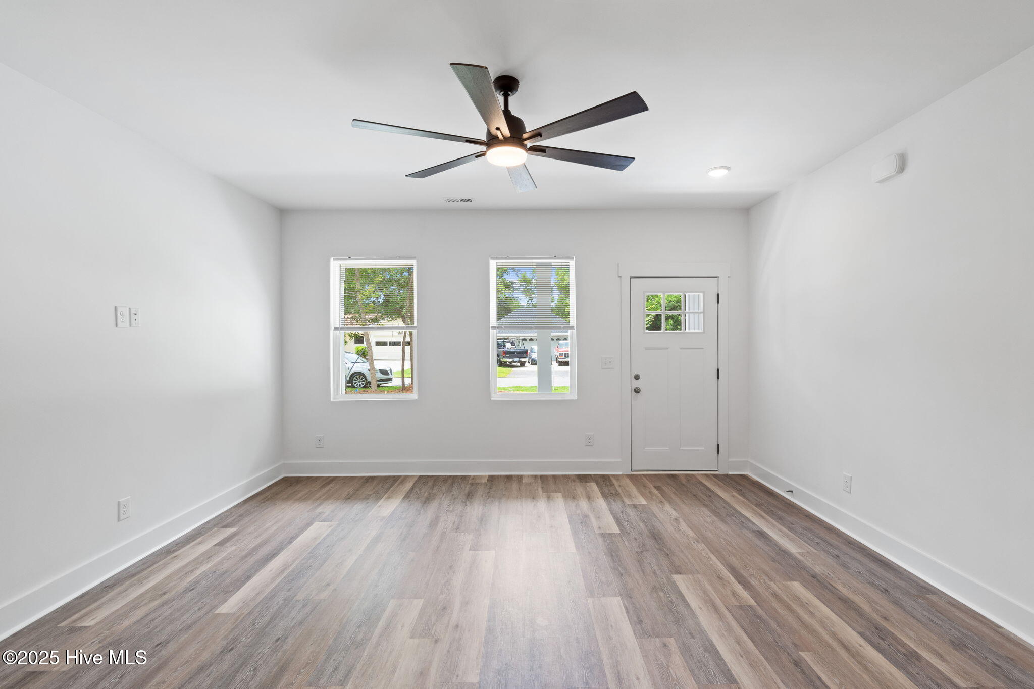 100539089 | Photo 12