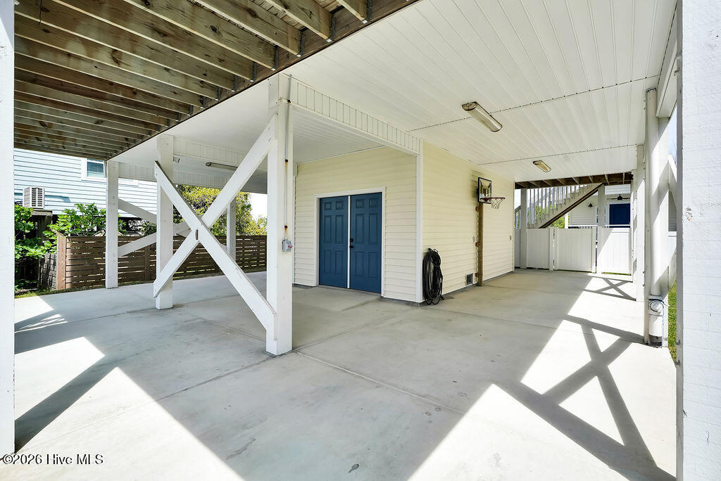 100566237 | Photo 50