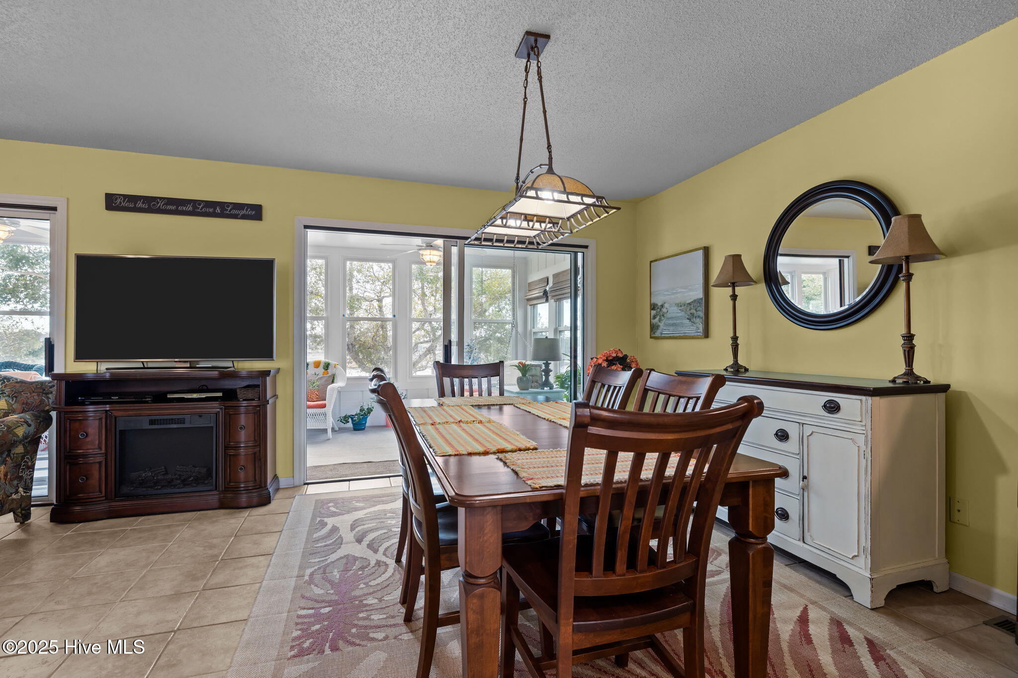 100542627 | Photo 18