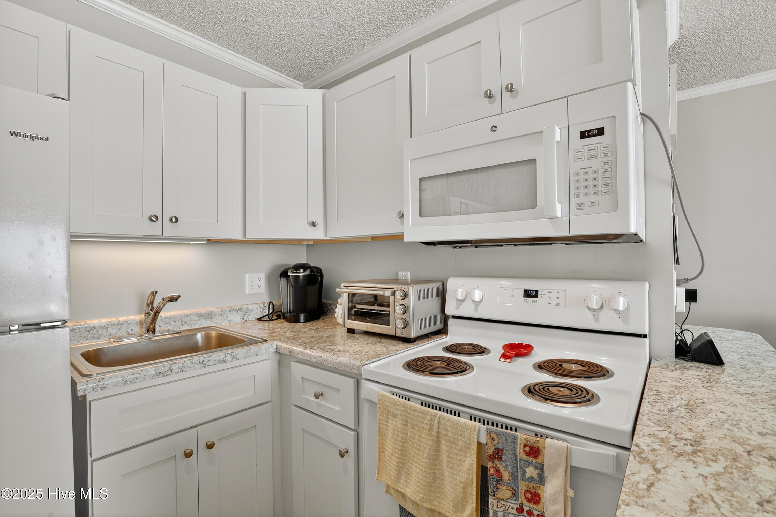 100534180 | Photo 17