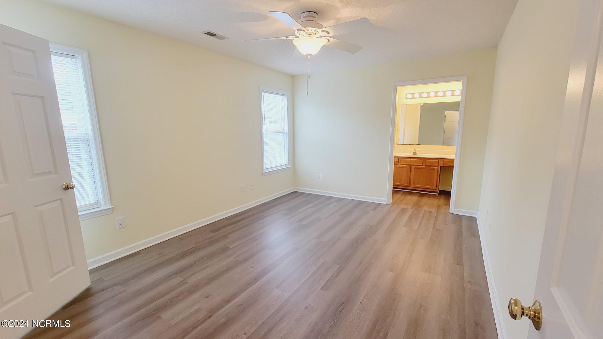 100548777 | Photo 11