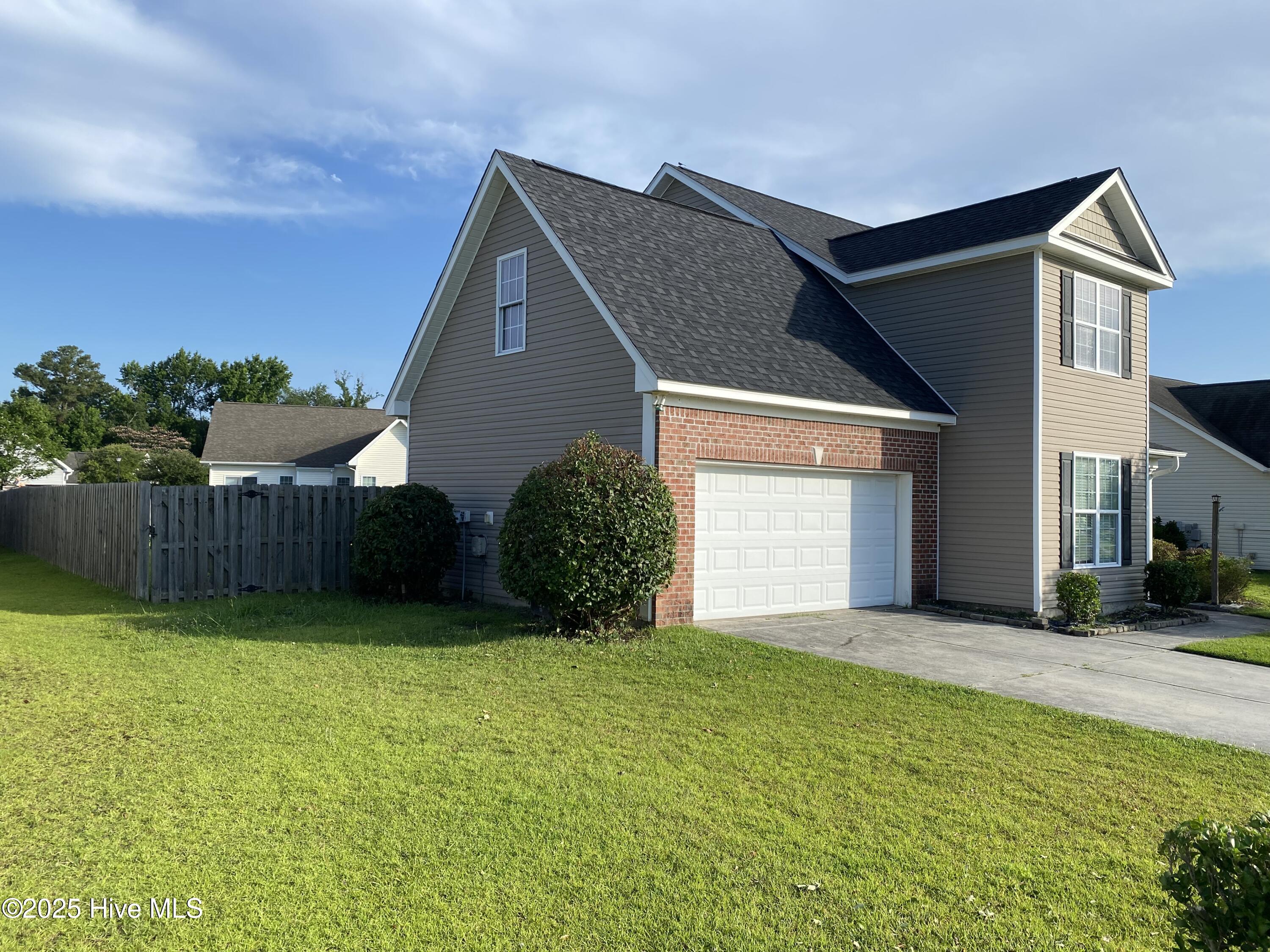 105 Moonstone Court, Jacksonville, NC, 28546