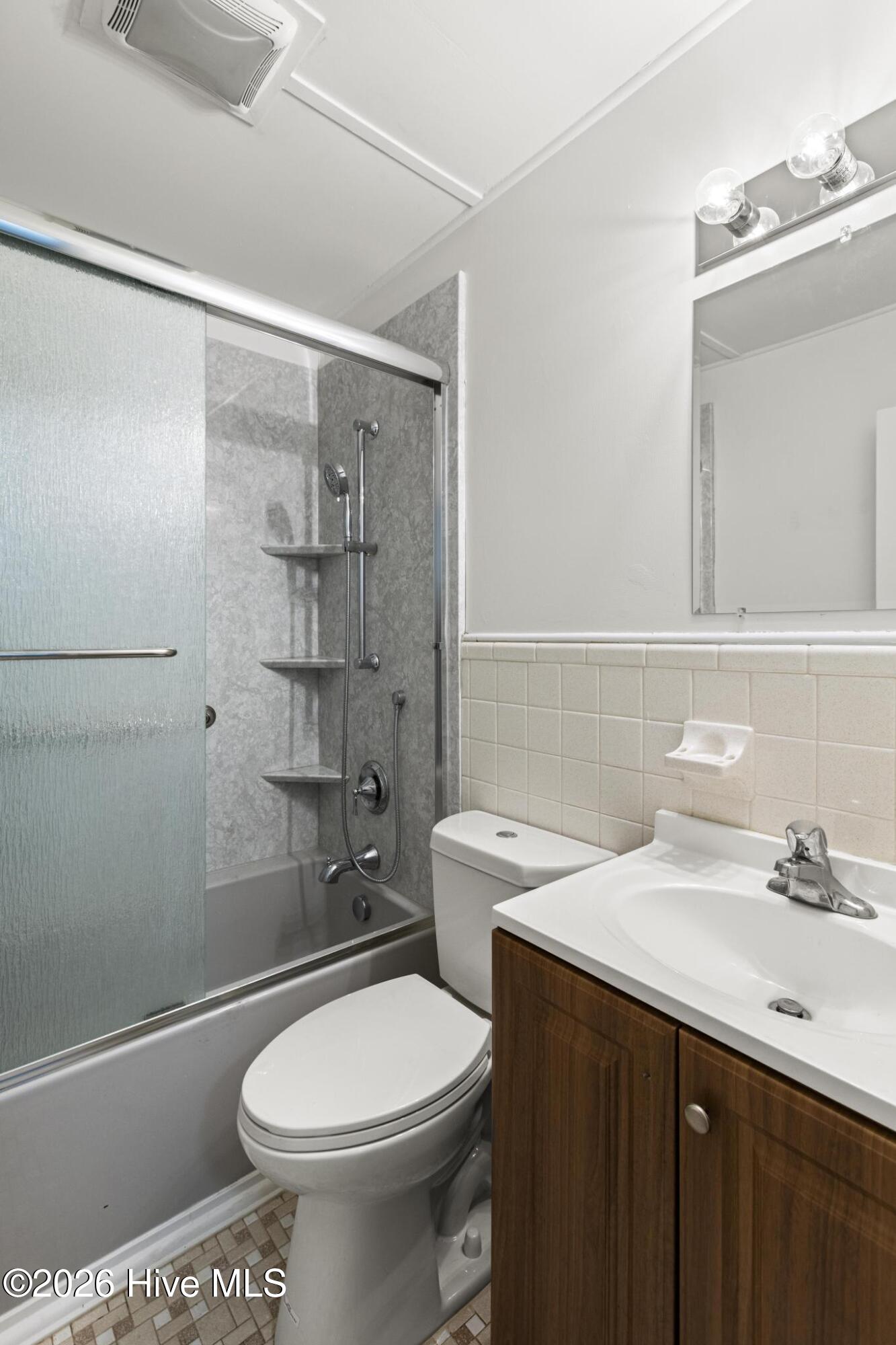 100569487 | Photo 25