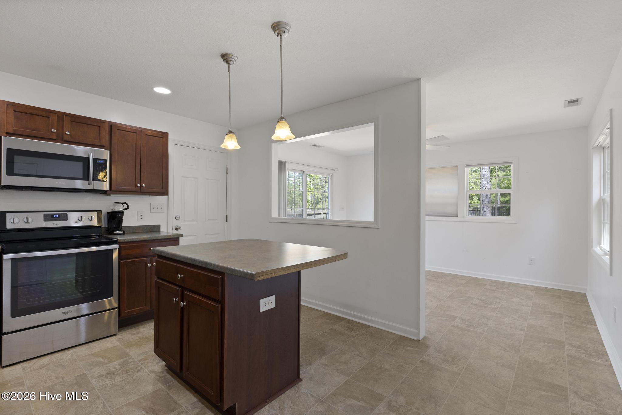 117 Brian'S Woods Road,Maple Hill