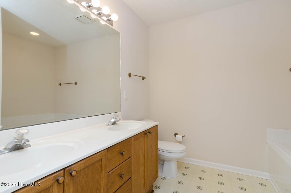 100562250 | Photo 13