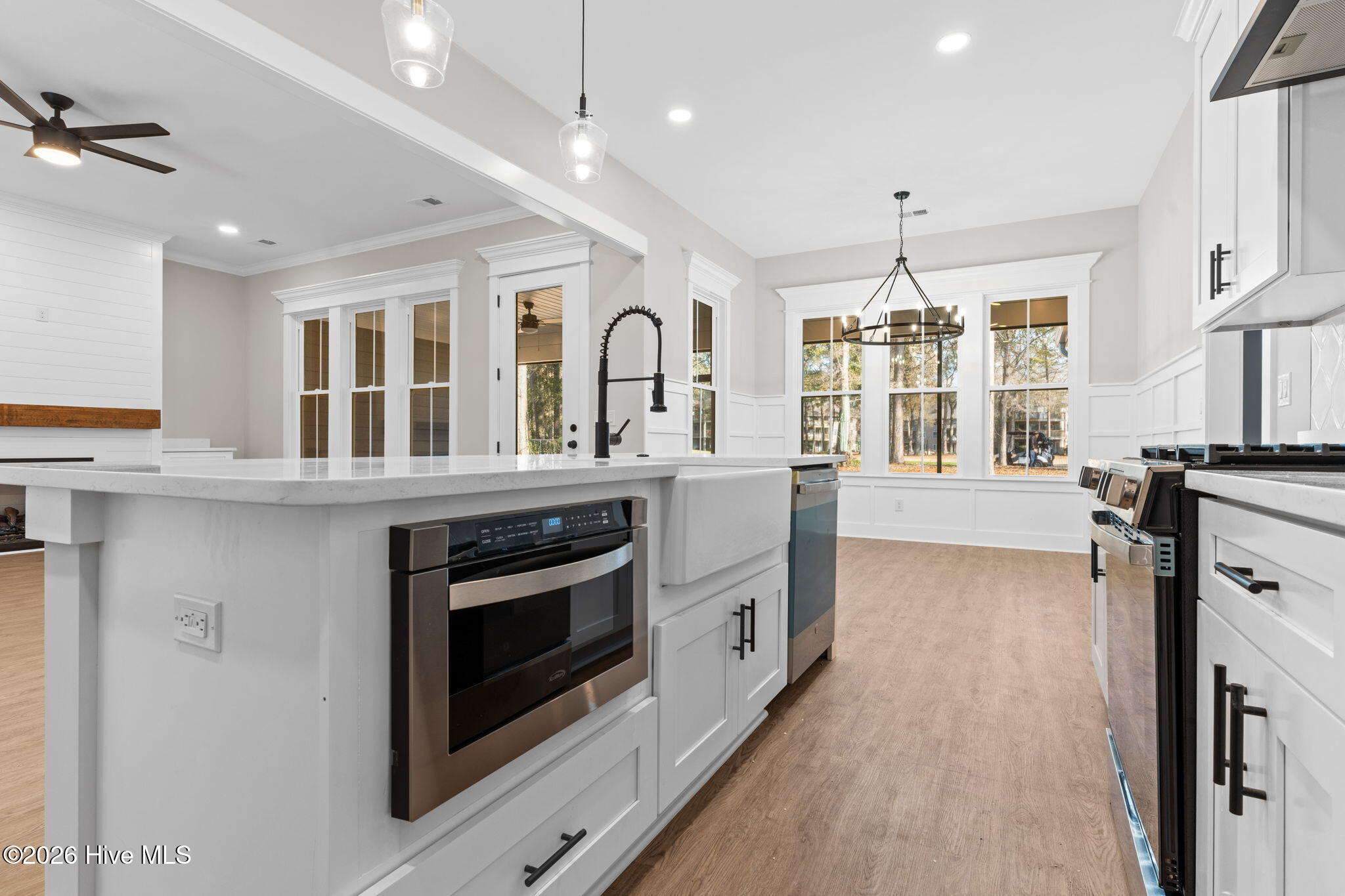 100558112 | Photo 14