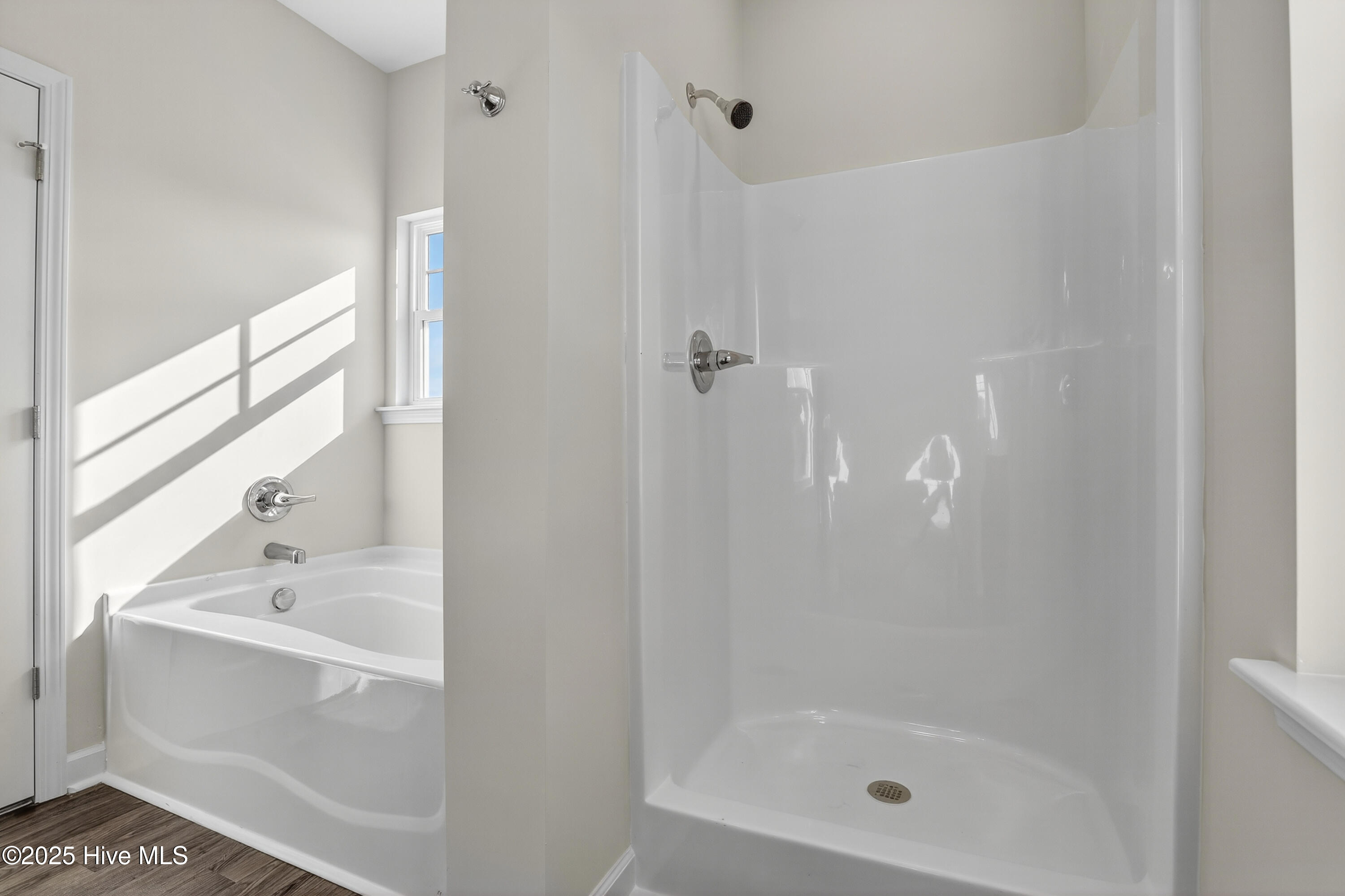 100505090 | Photo 25