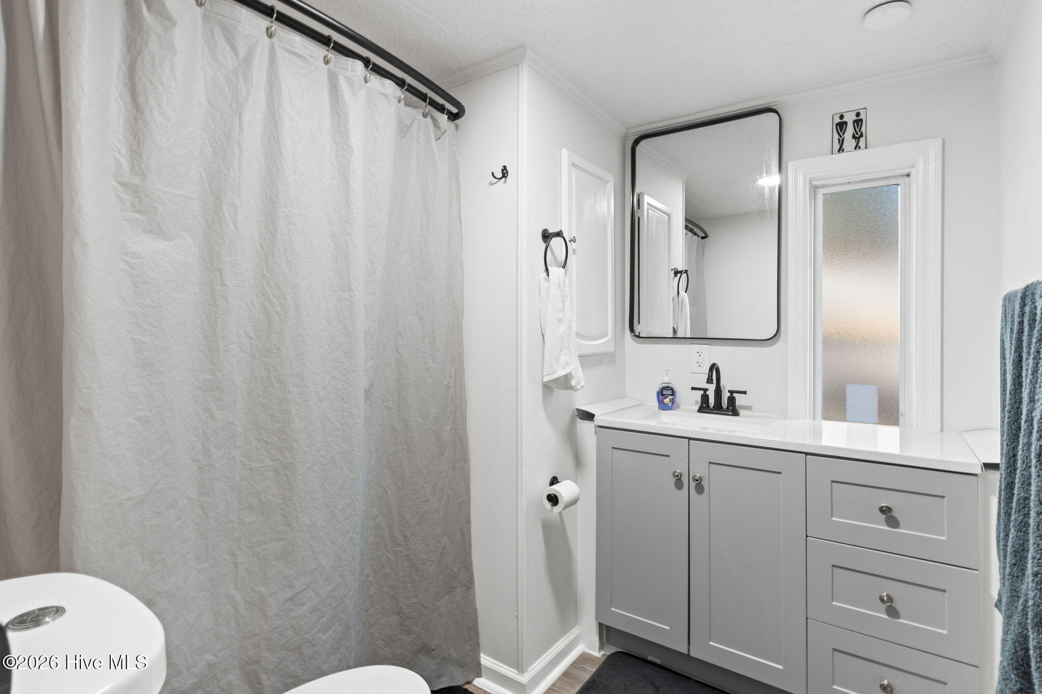 100547685 | Photo 35