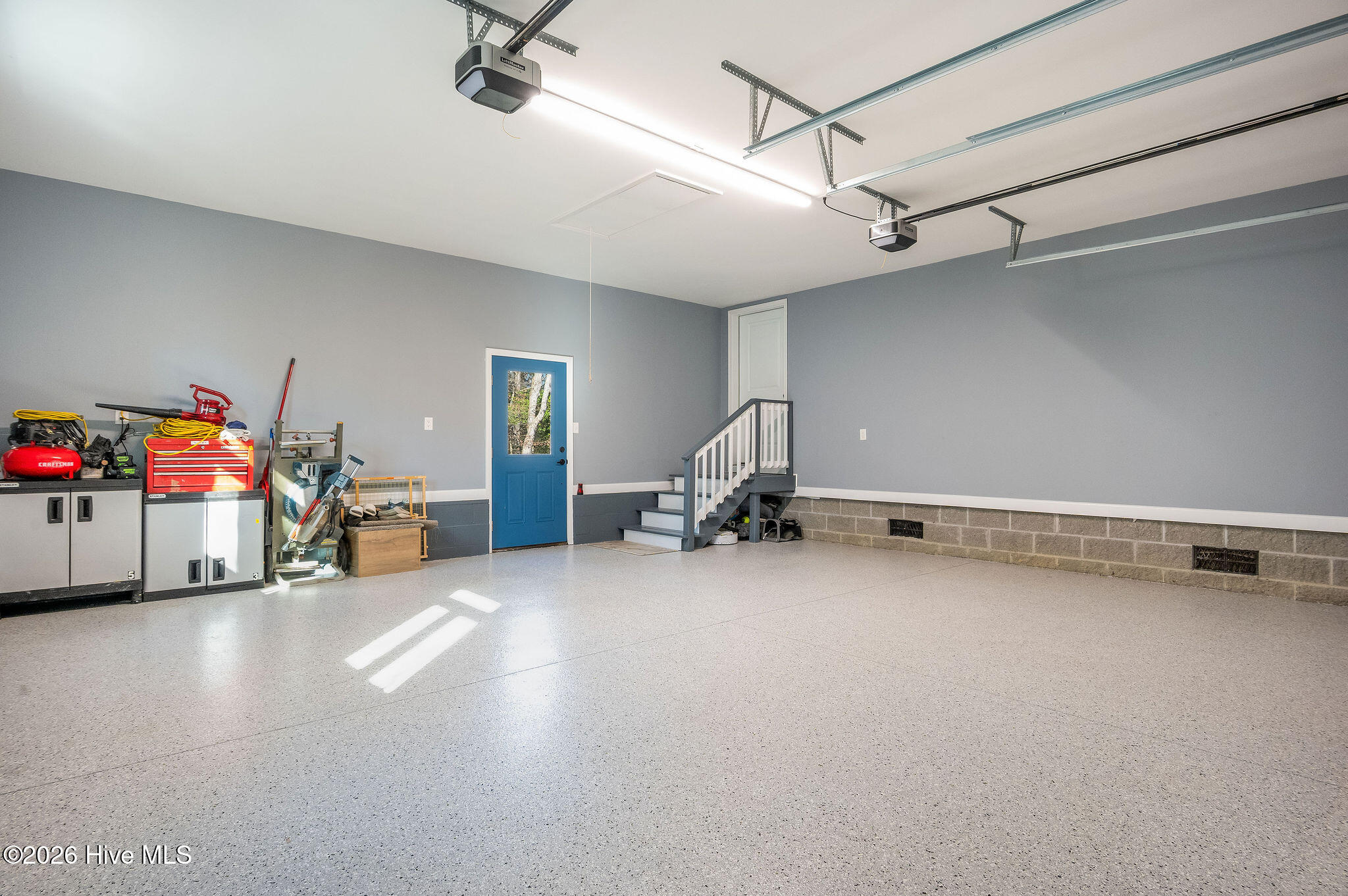 100559948 | Photo 40