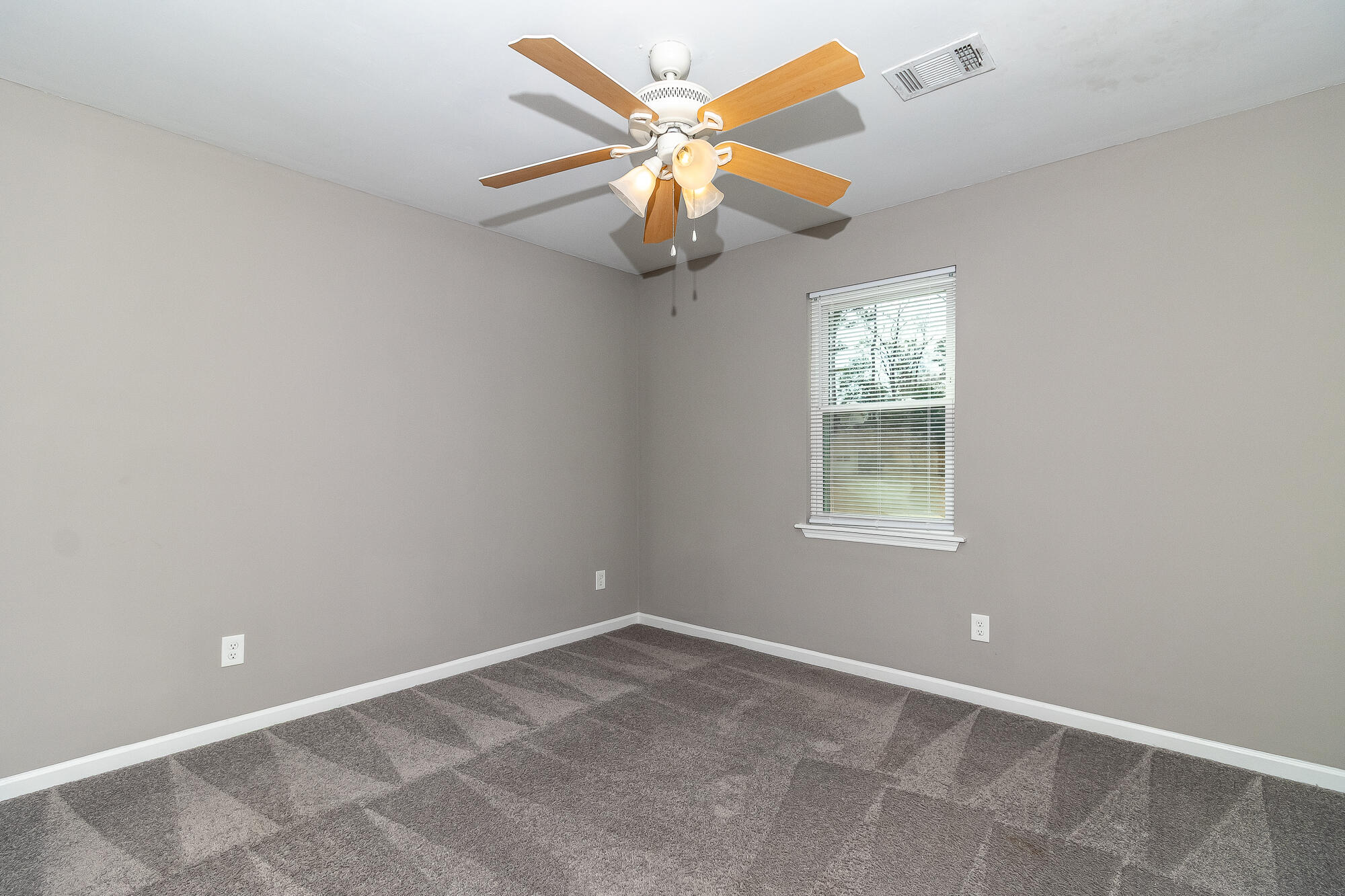 3844 CREEK CT. RENTAL ©-6924
