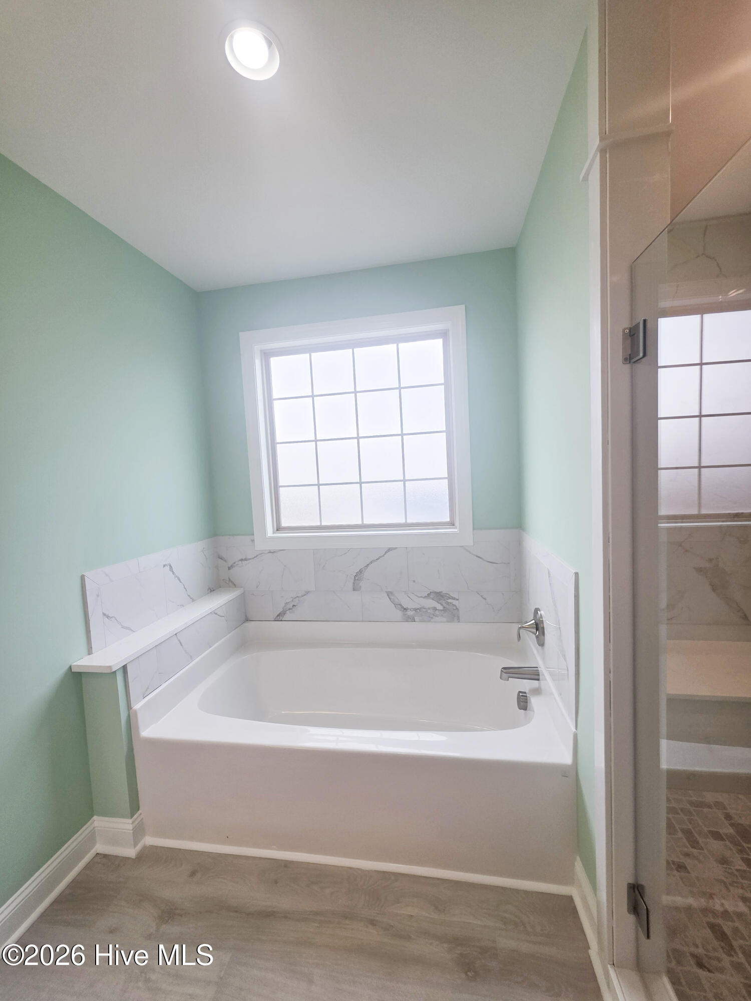 100535825 | Photo 36