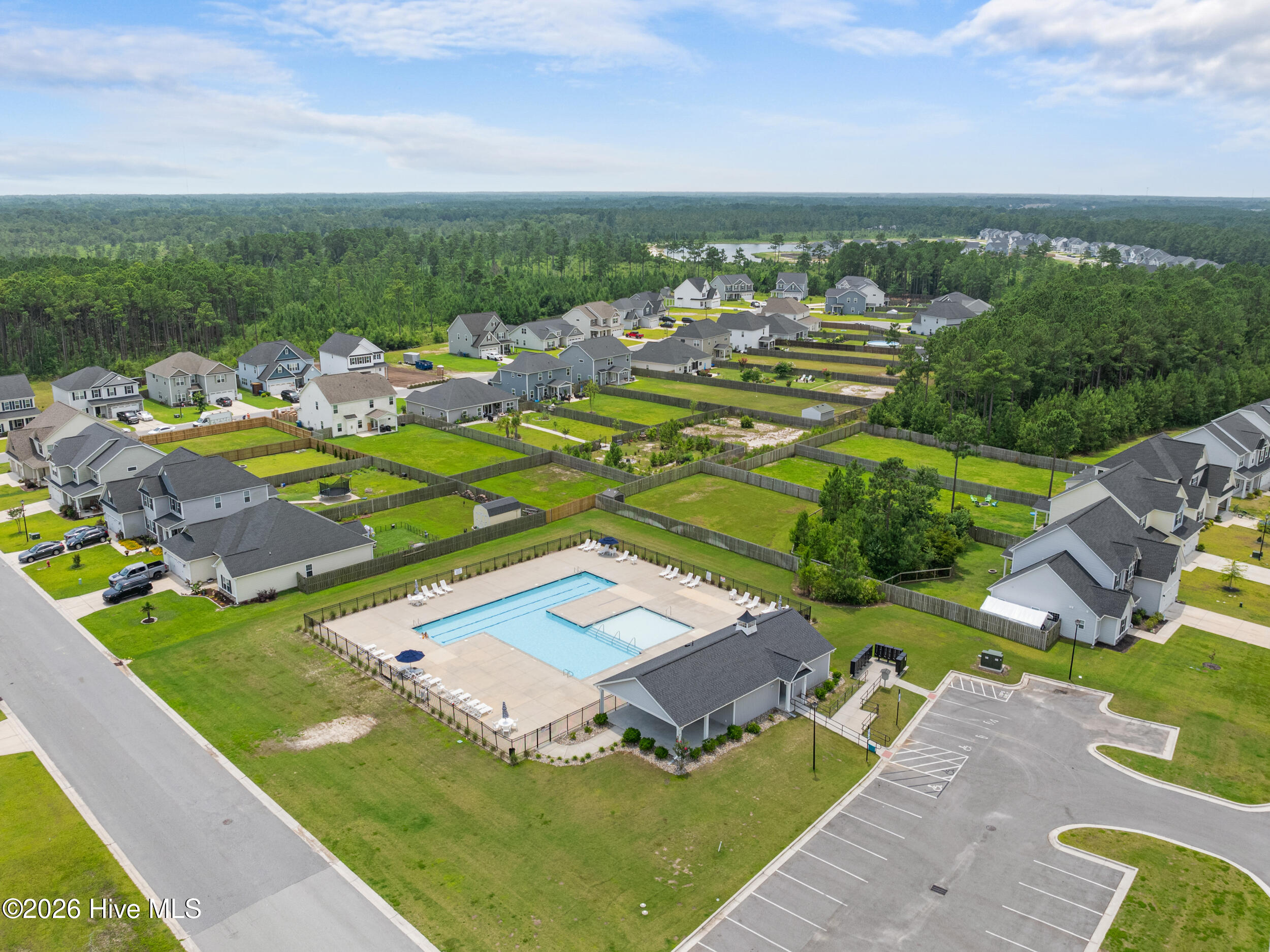 100567320 | Photo 53