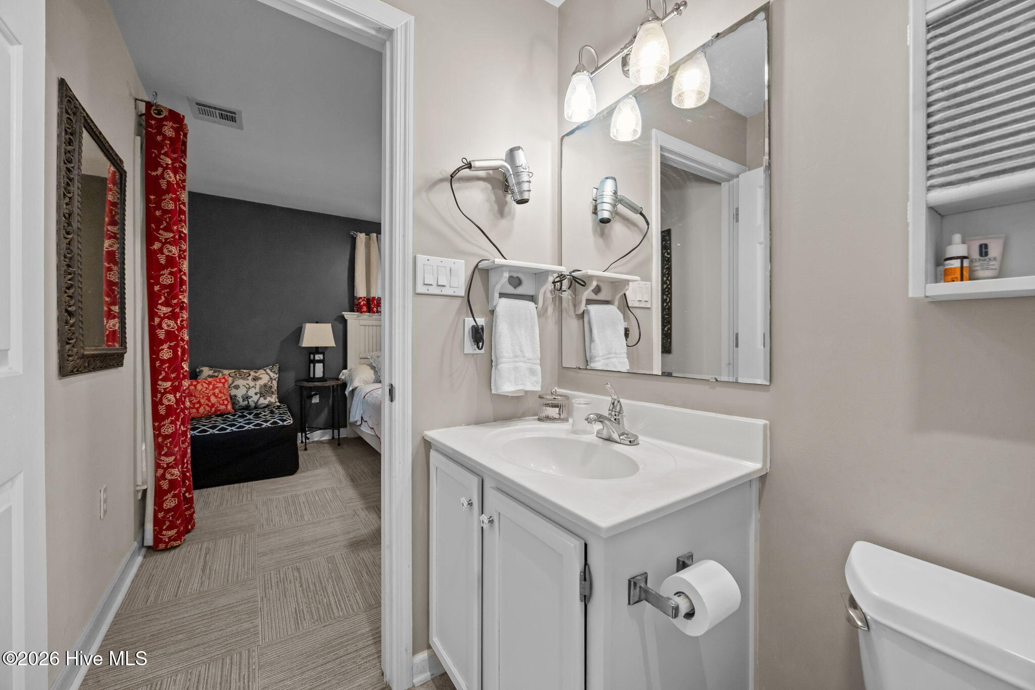 100552067 | Photo 21