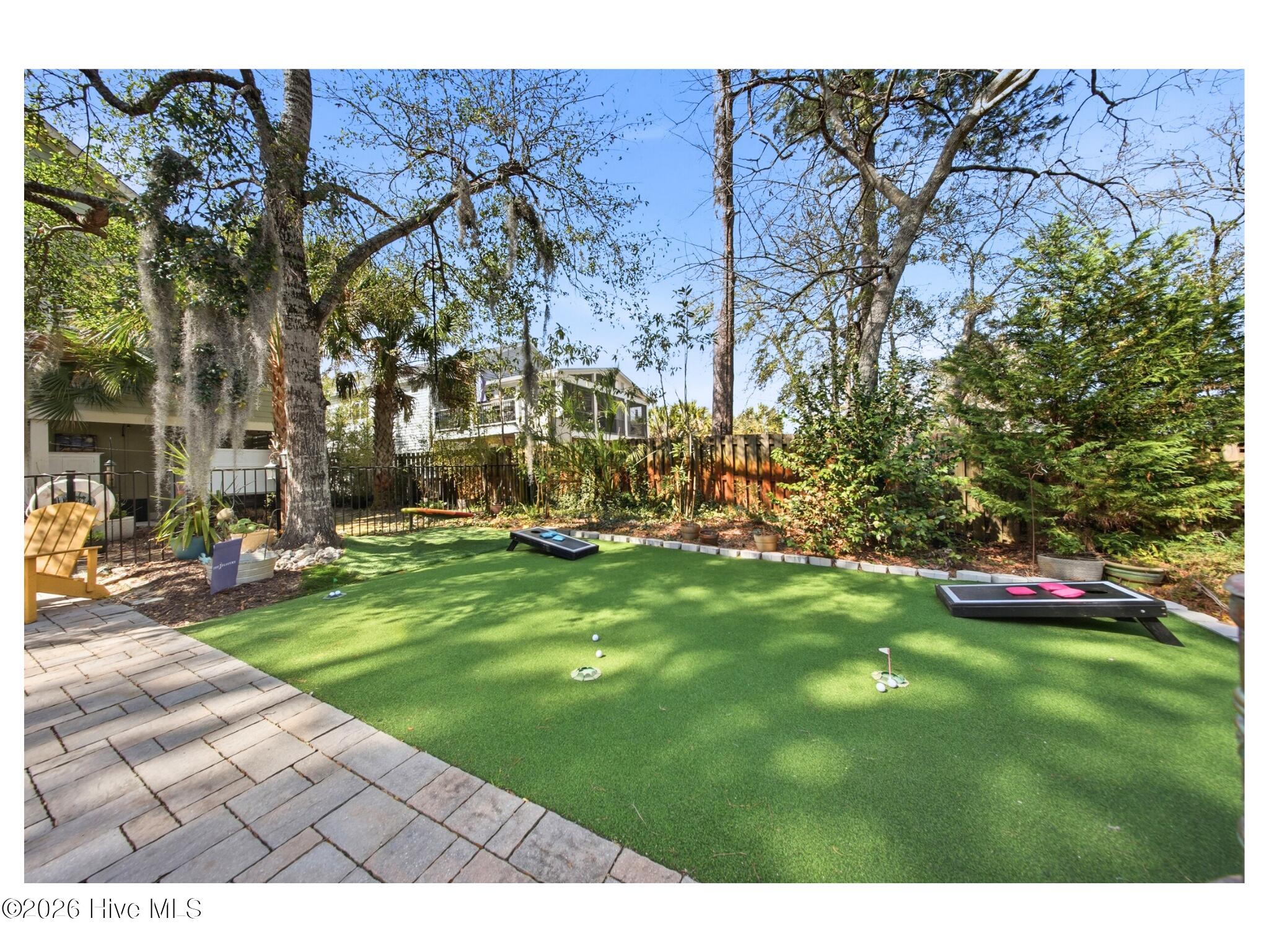 100561155 | Photo 14