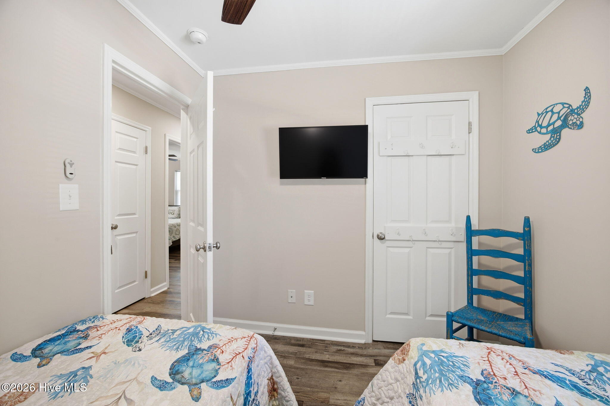 100569426 | Photo 38