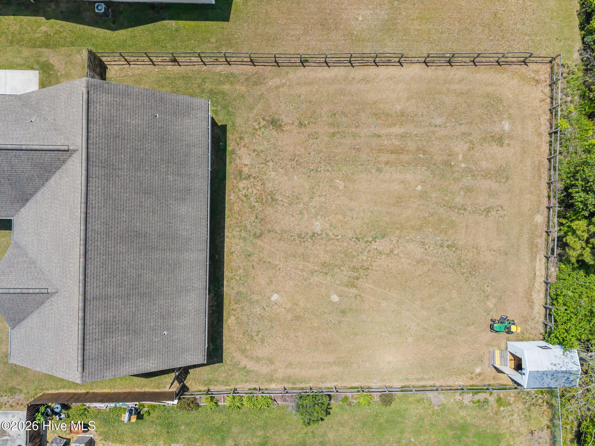 100569834 | Photo 42