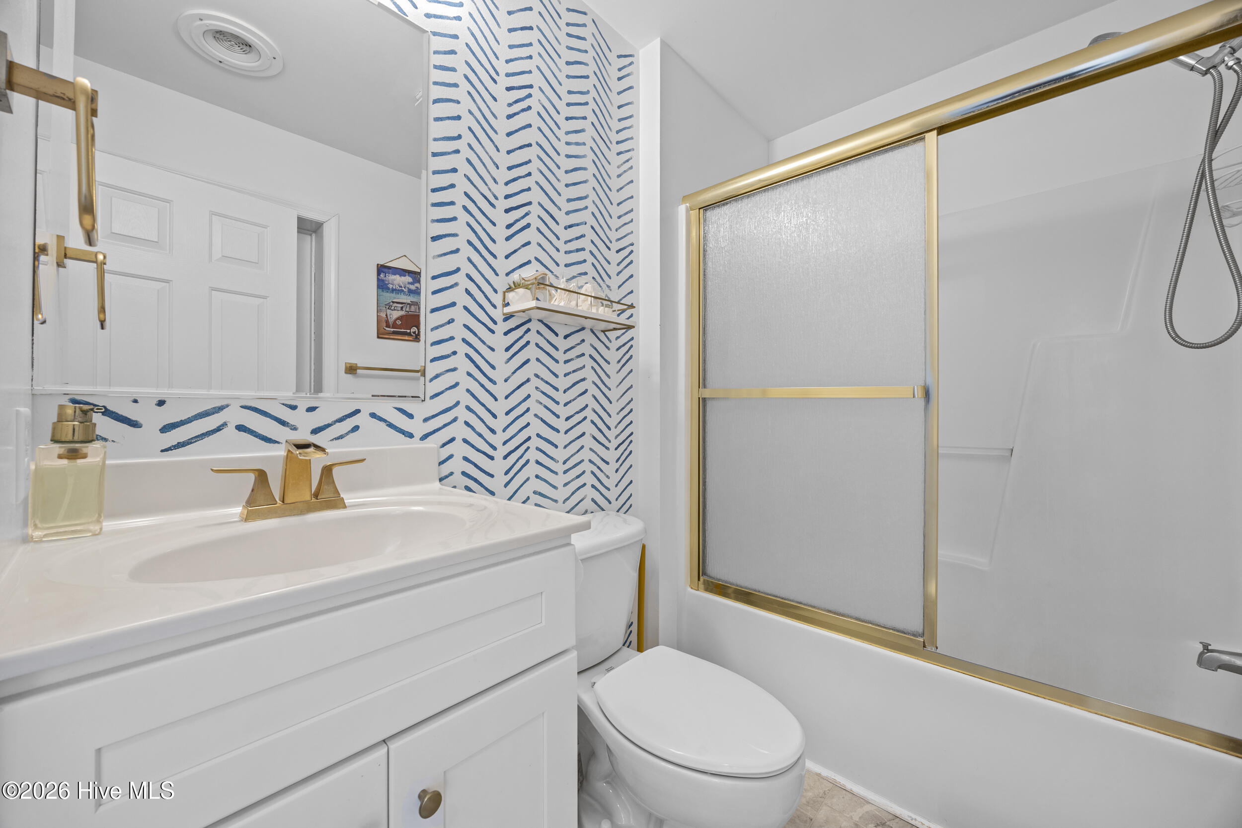 100552851 | Photo 21