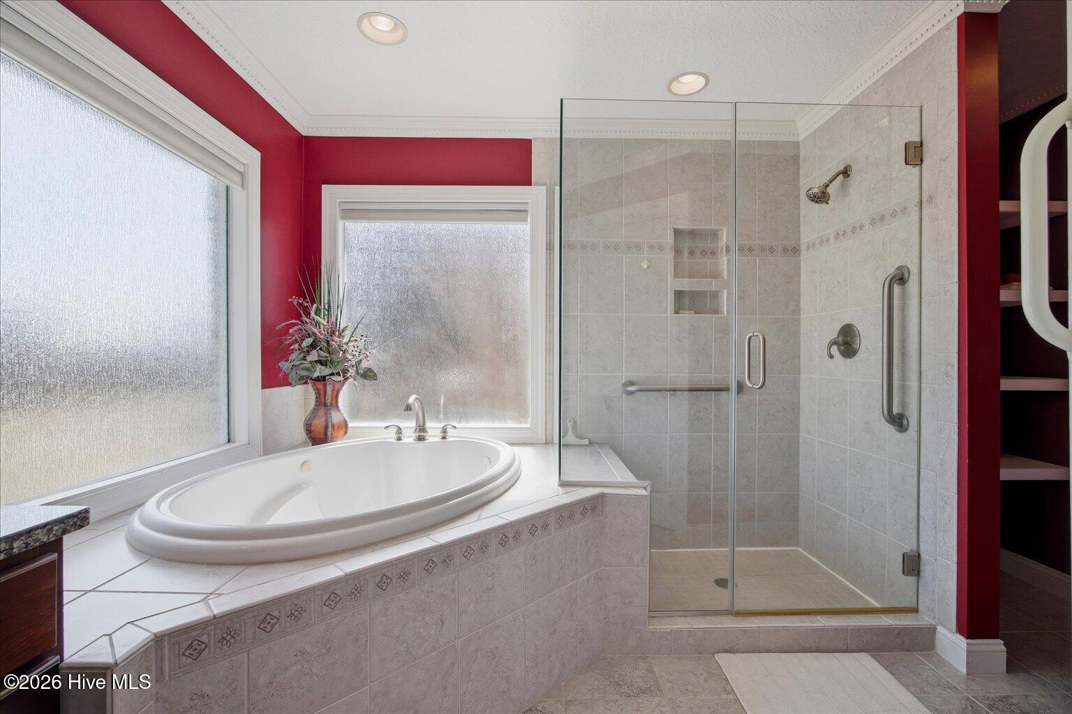 100560950 | Photo 26