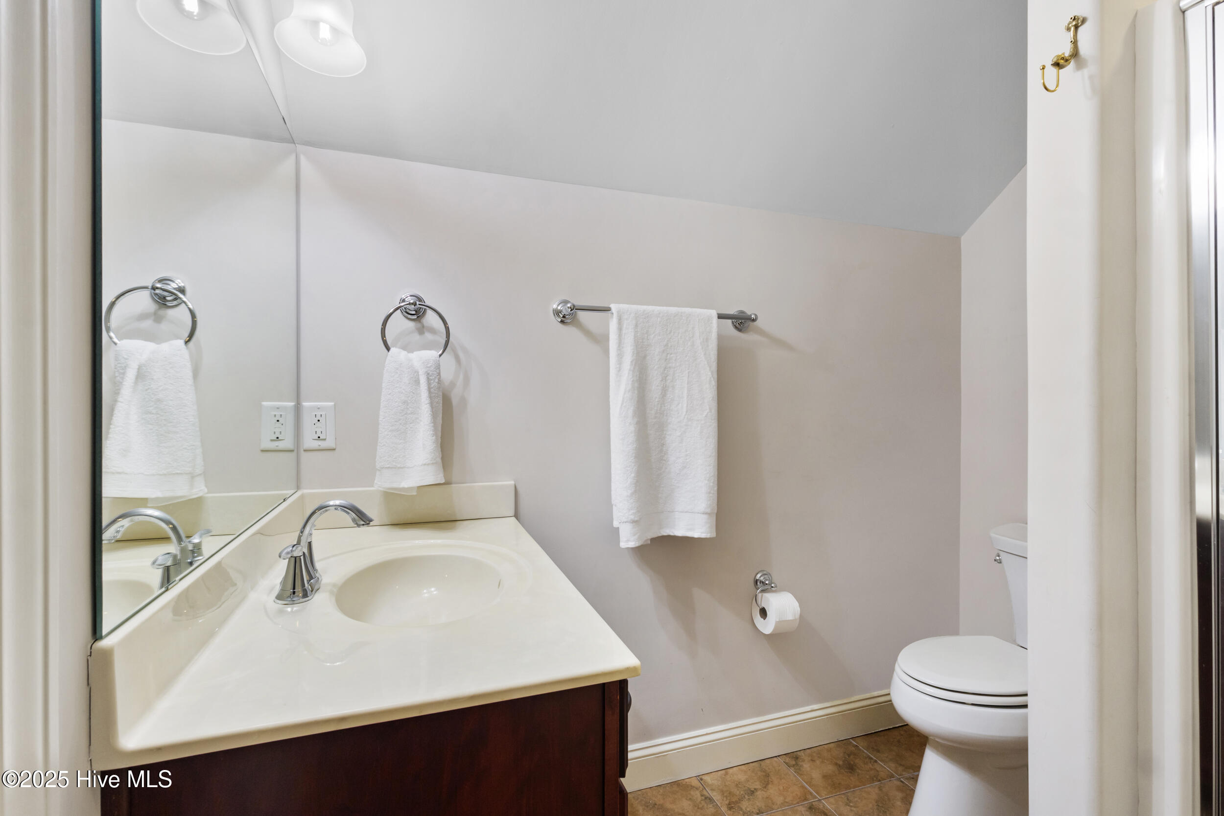 100506544 | Photo 38