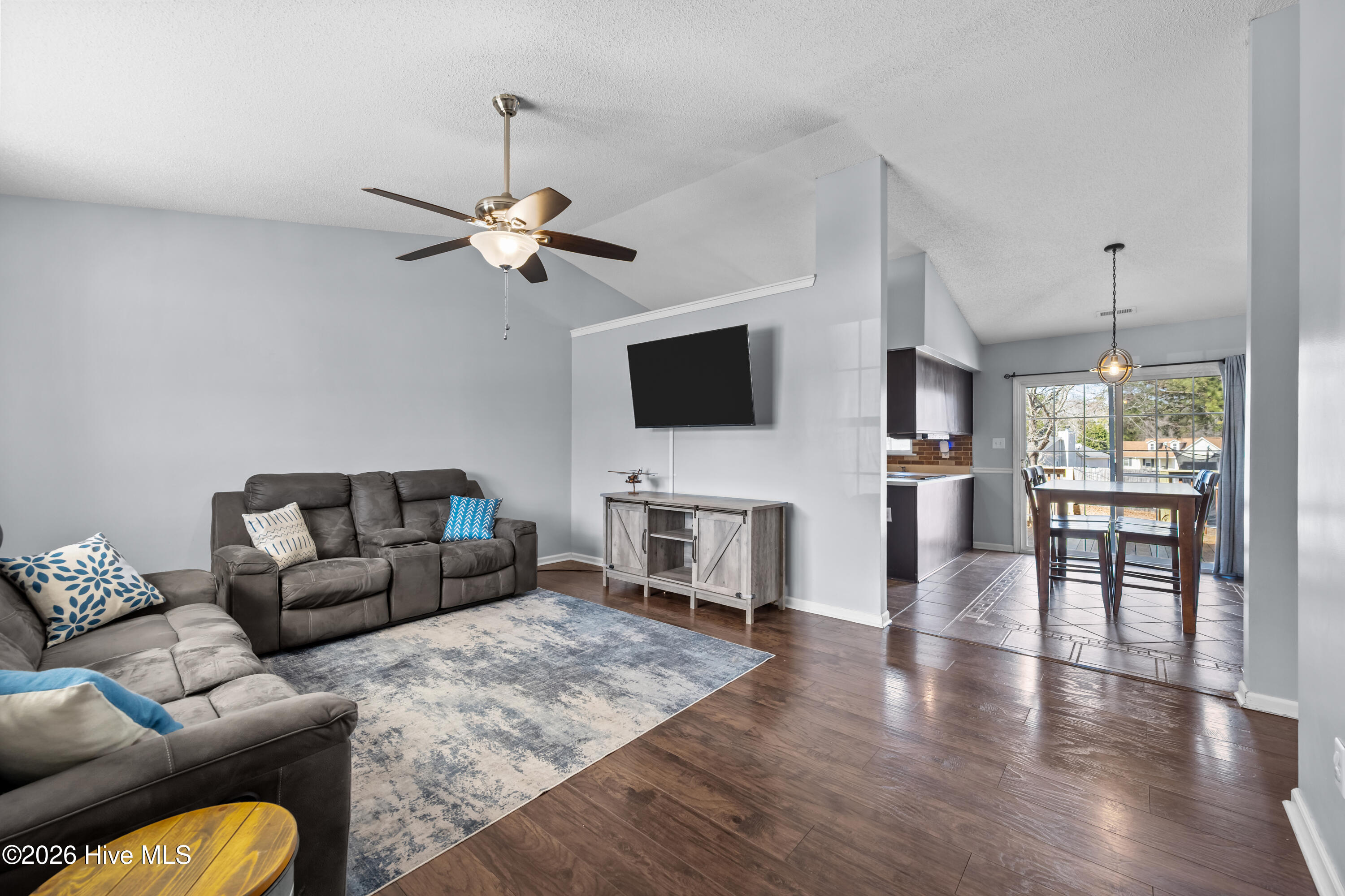 100556999 | Photo 10