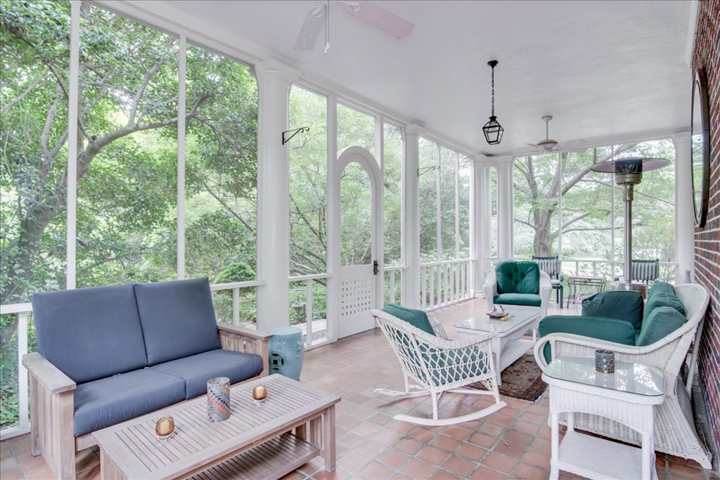 Side screened-in porch