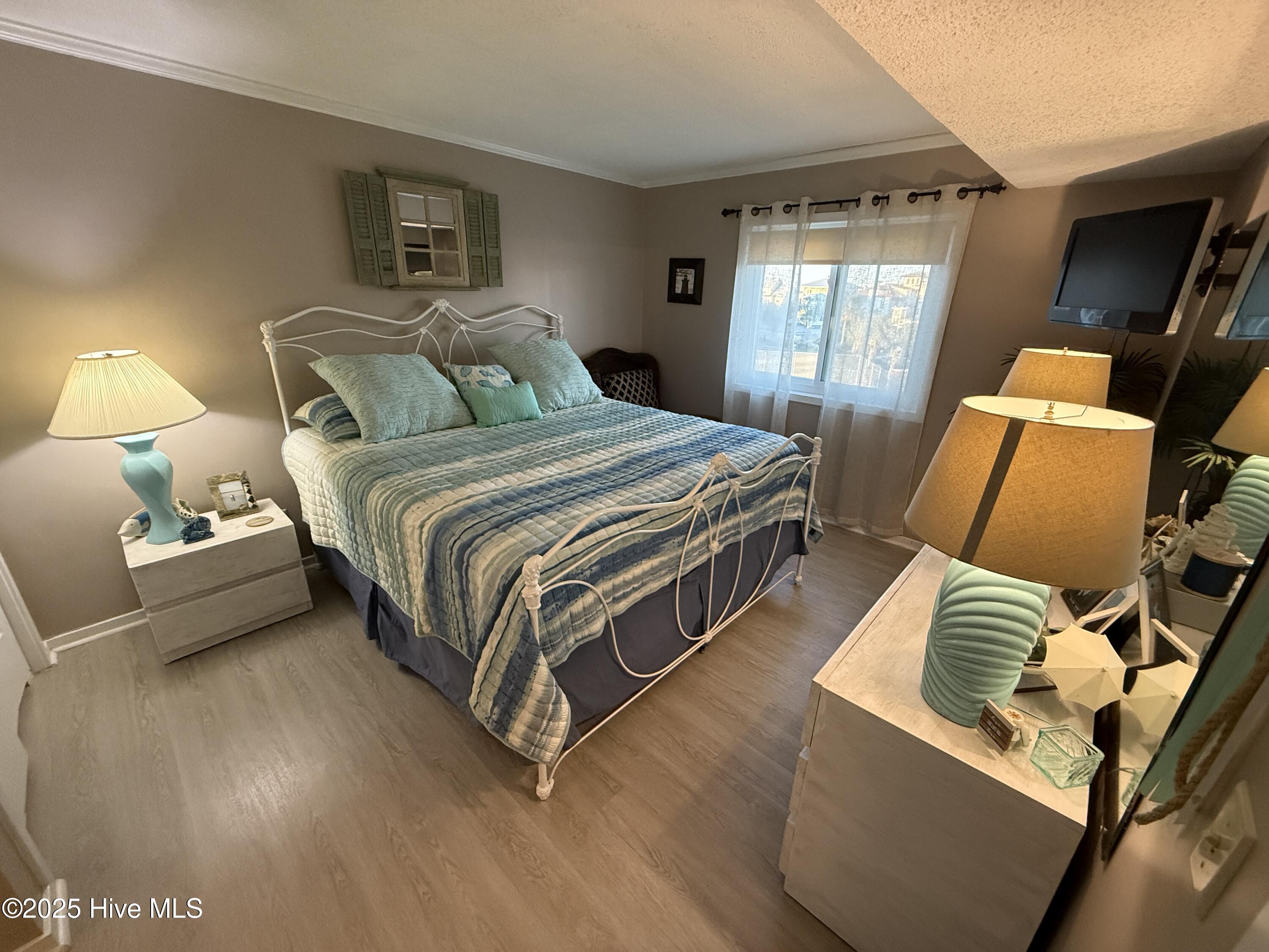 100542609 | Photo 13