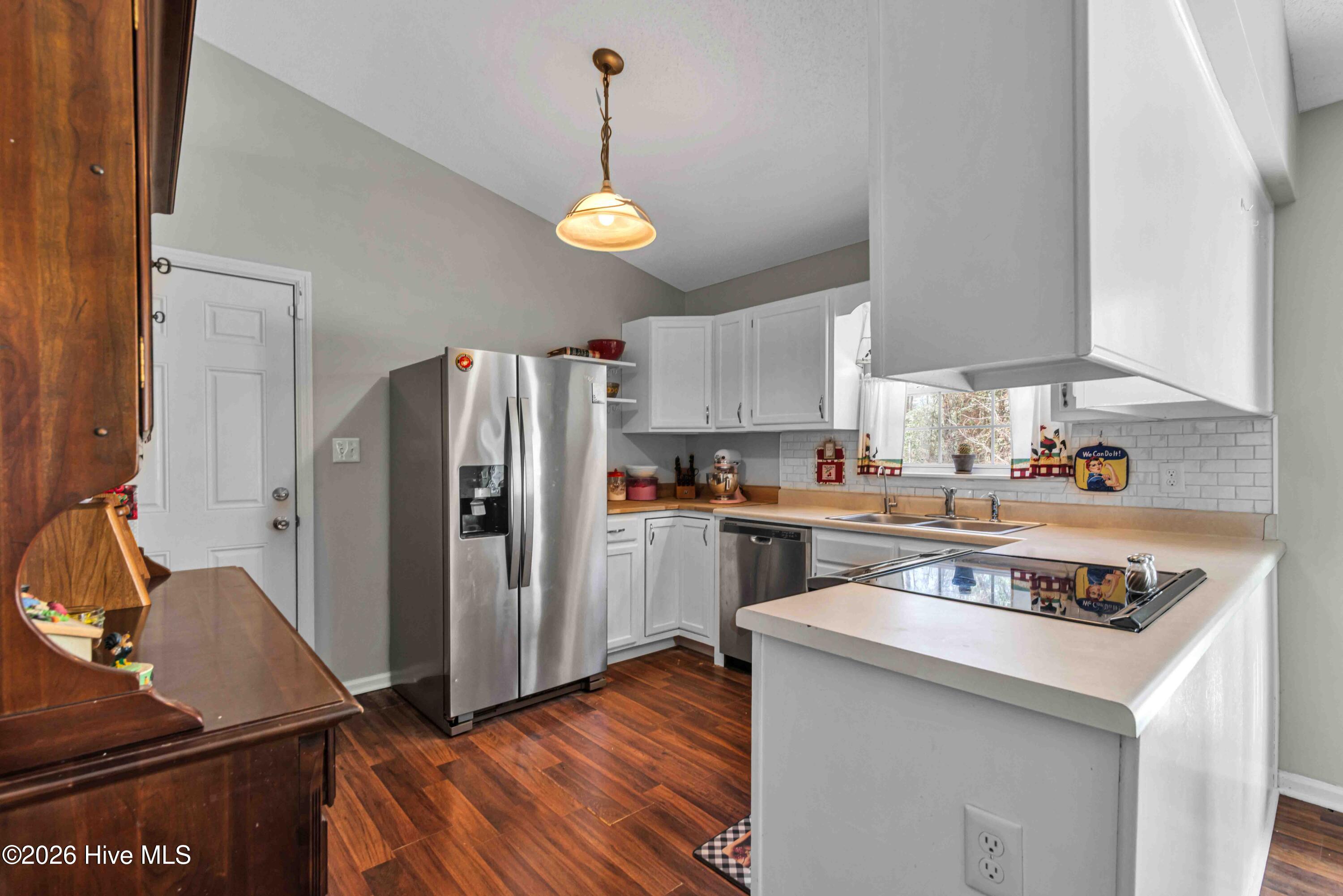 100558761 | Photo 10