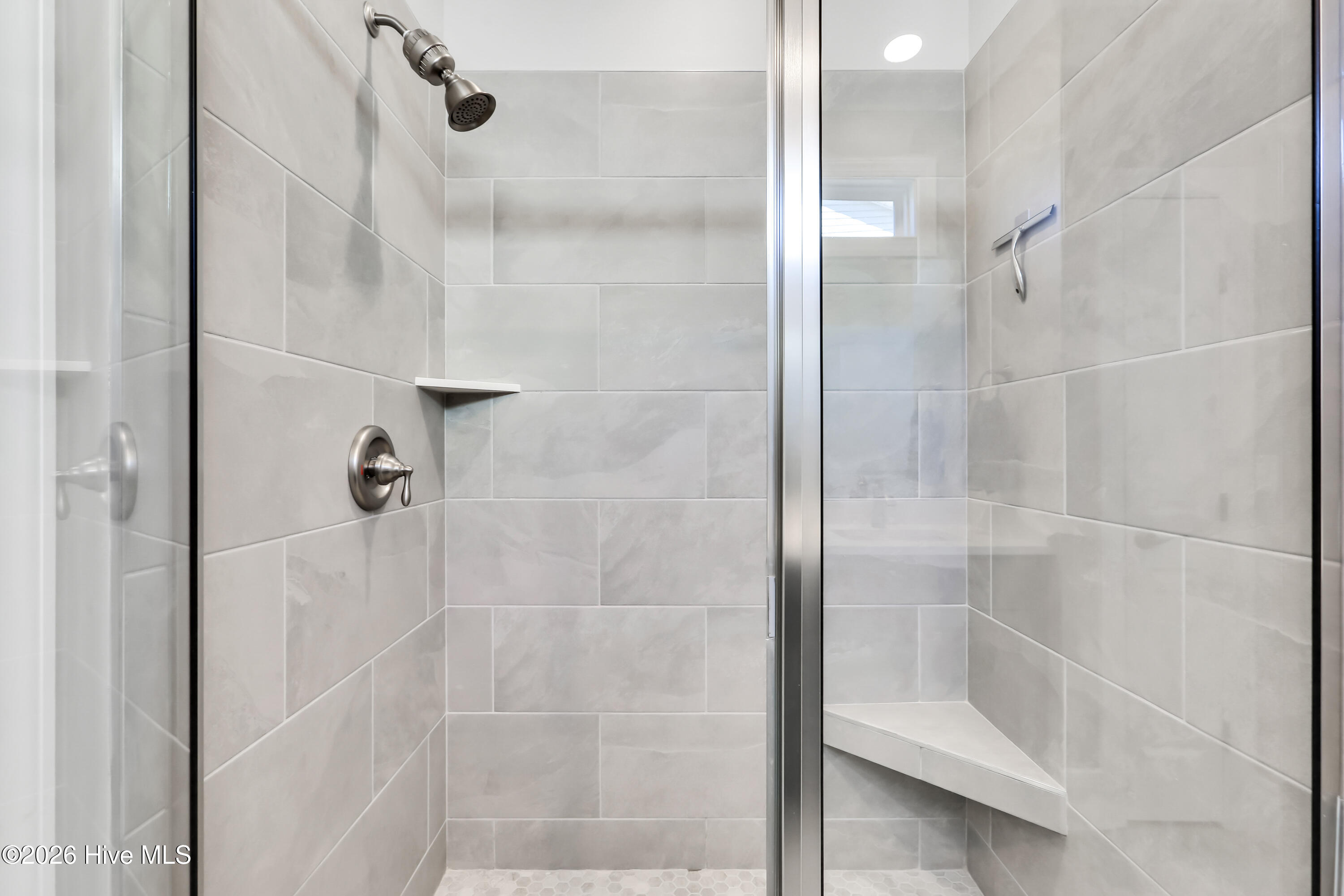 100554115 | Photo 28