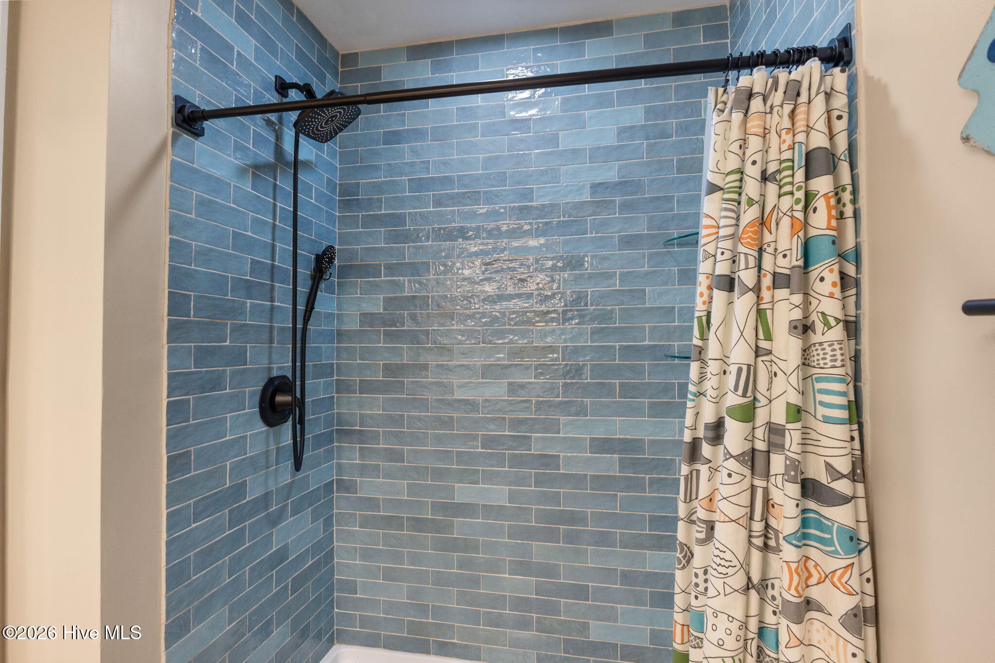 100559808 | Photo 15