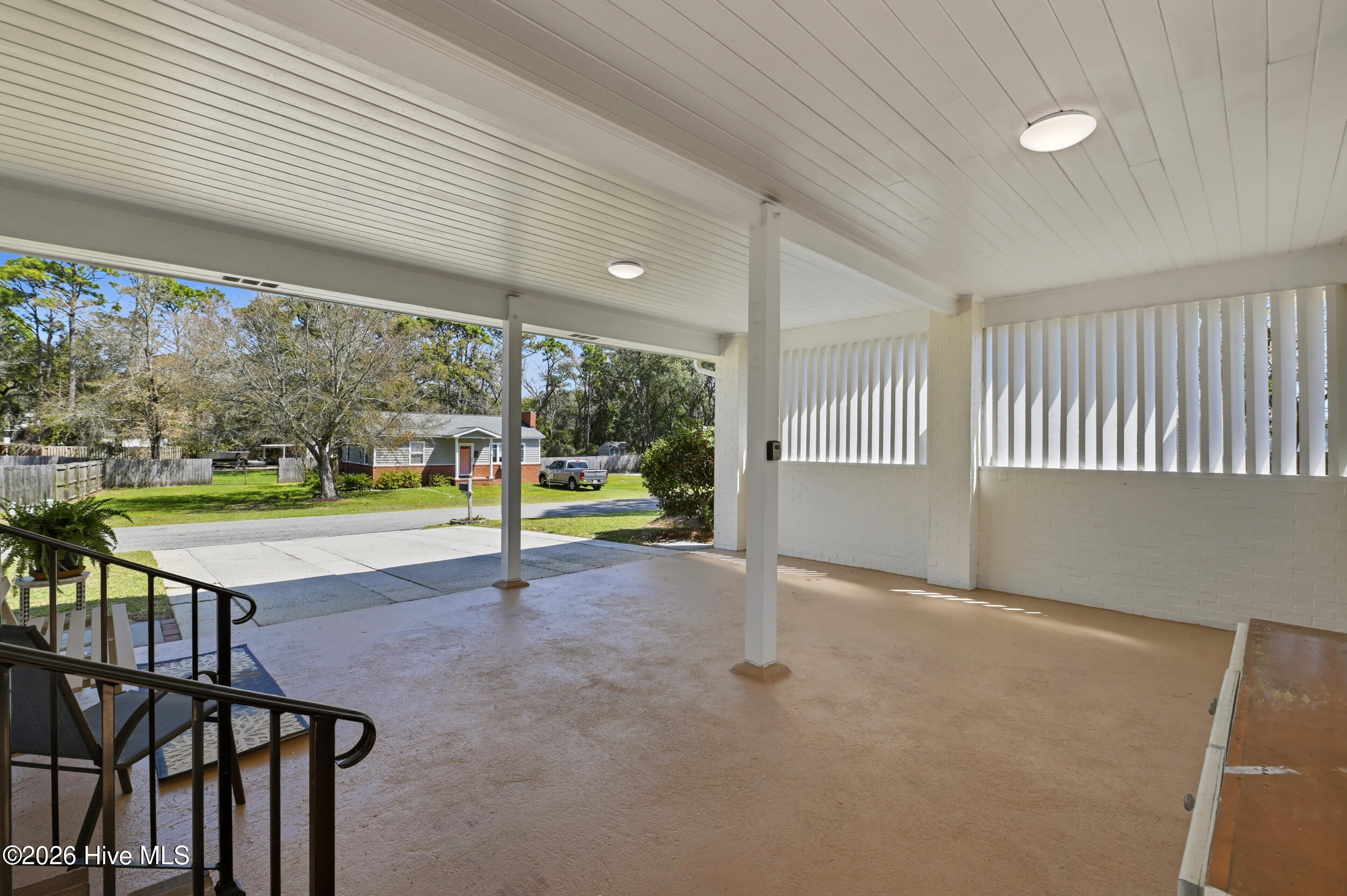 100570502 | Photo 31