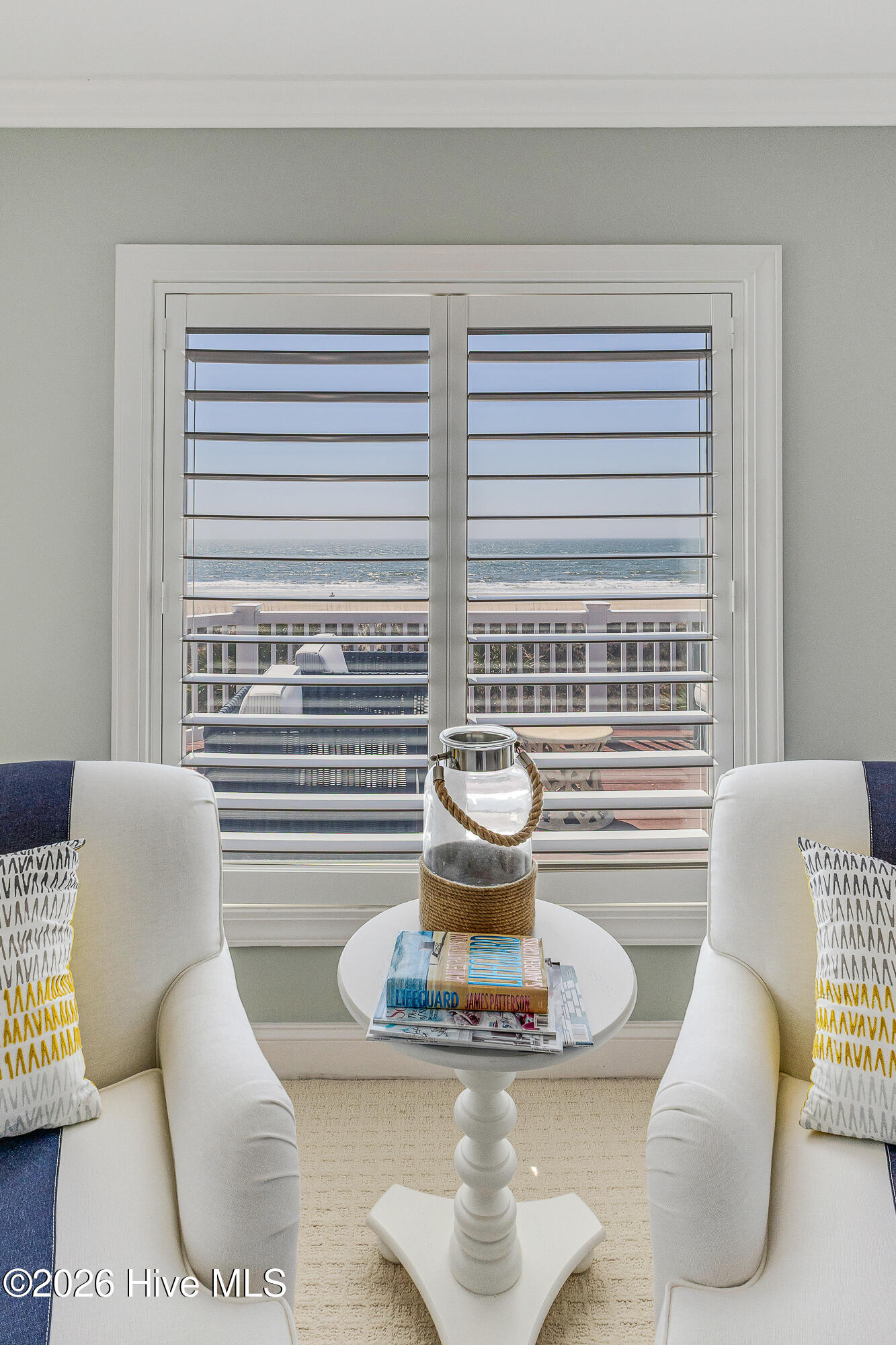 100567897 | Photo 46