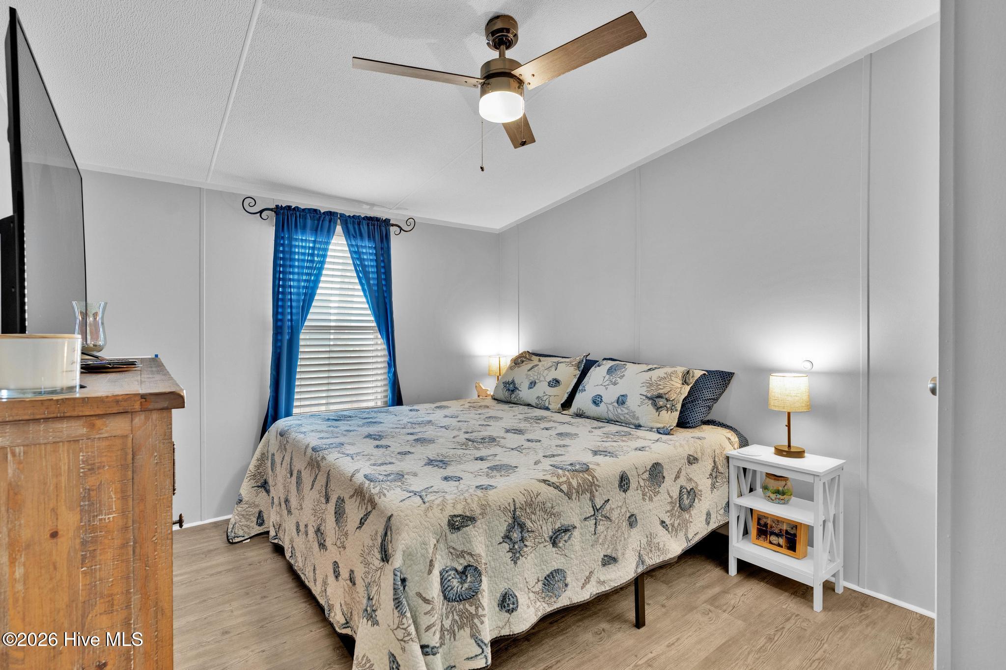 100559189 | Photo 32