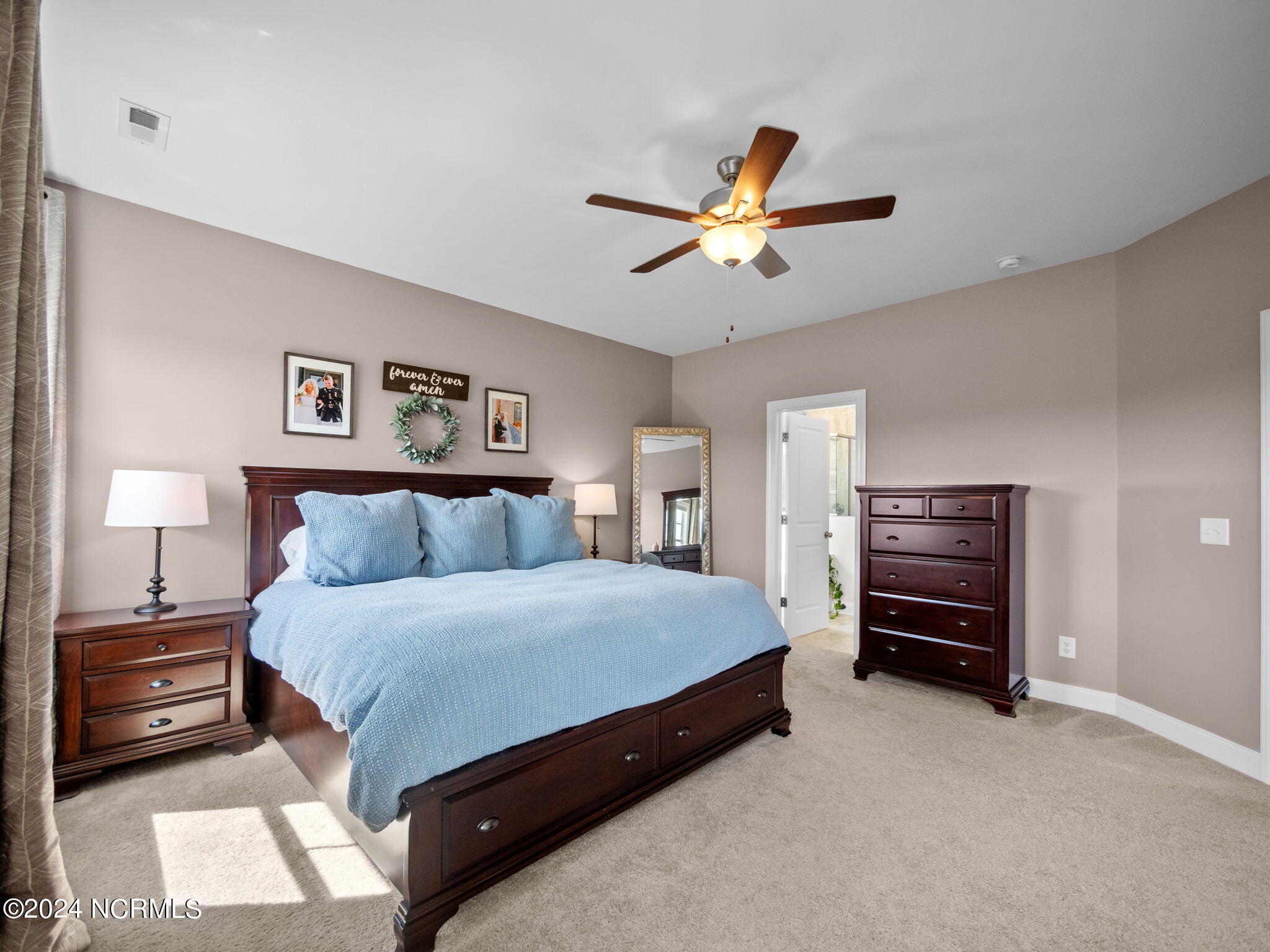 100564984 | Photo 25