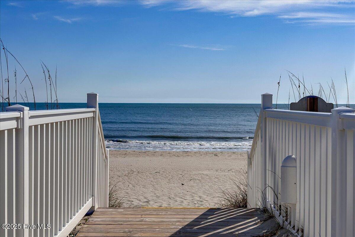 100540886 | Photo 46