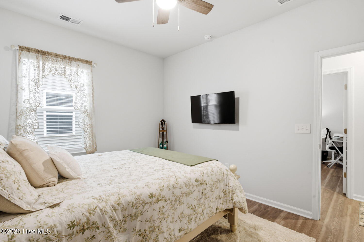 100555393 | Photo 27