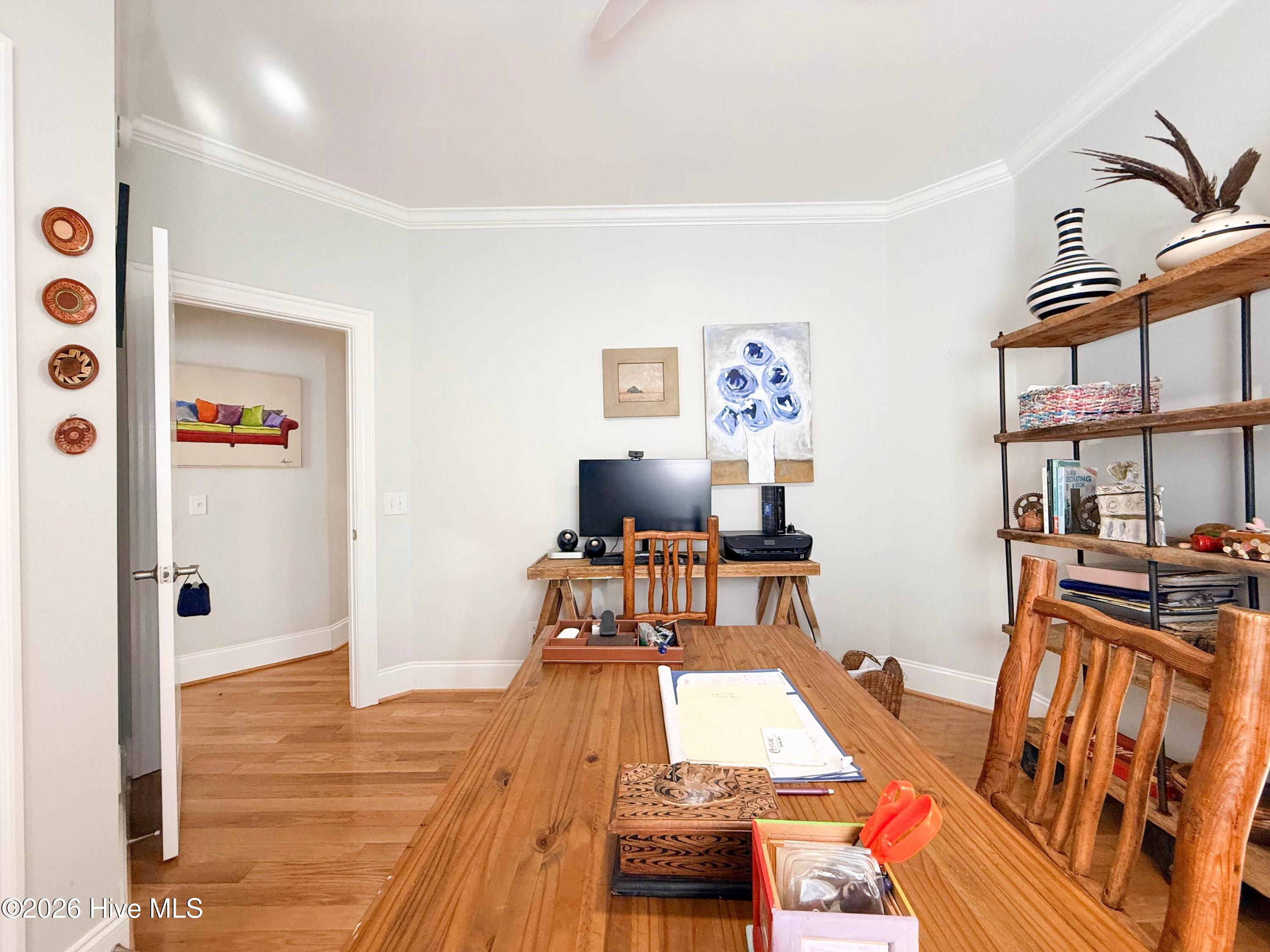 100559415 | Photo 64