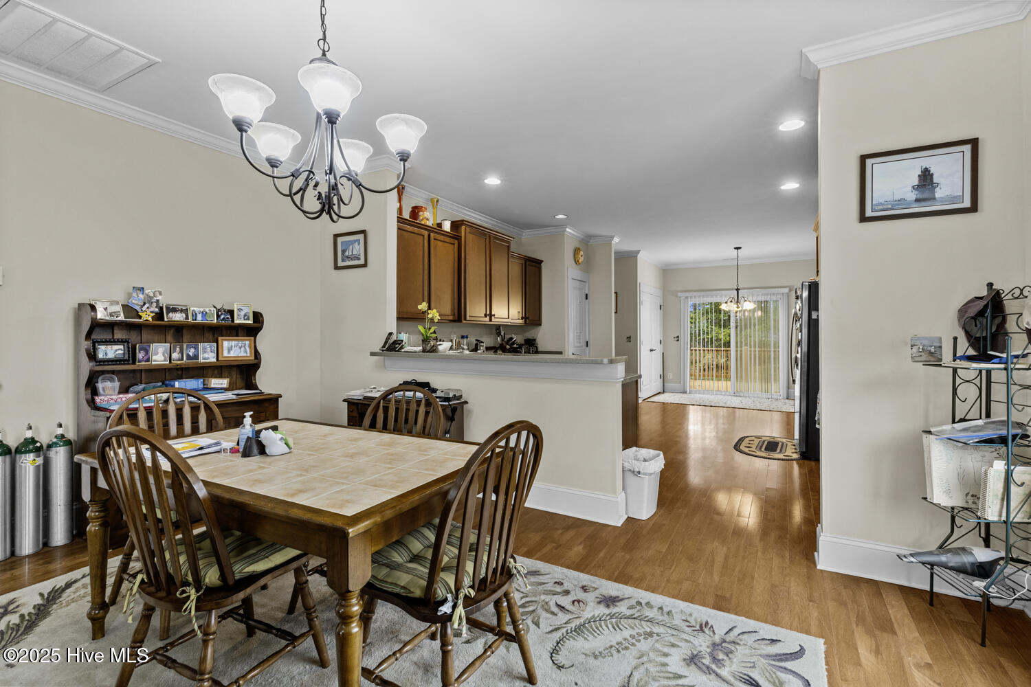 100536692 | Photo 10