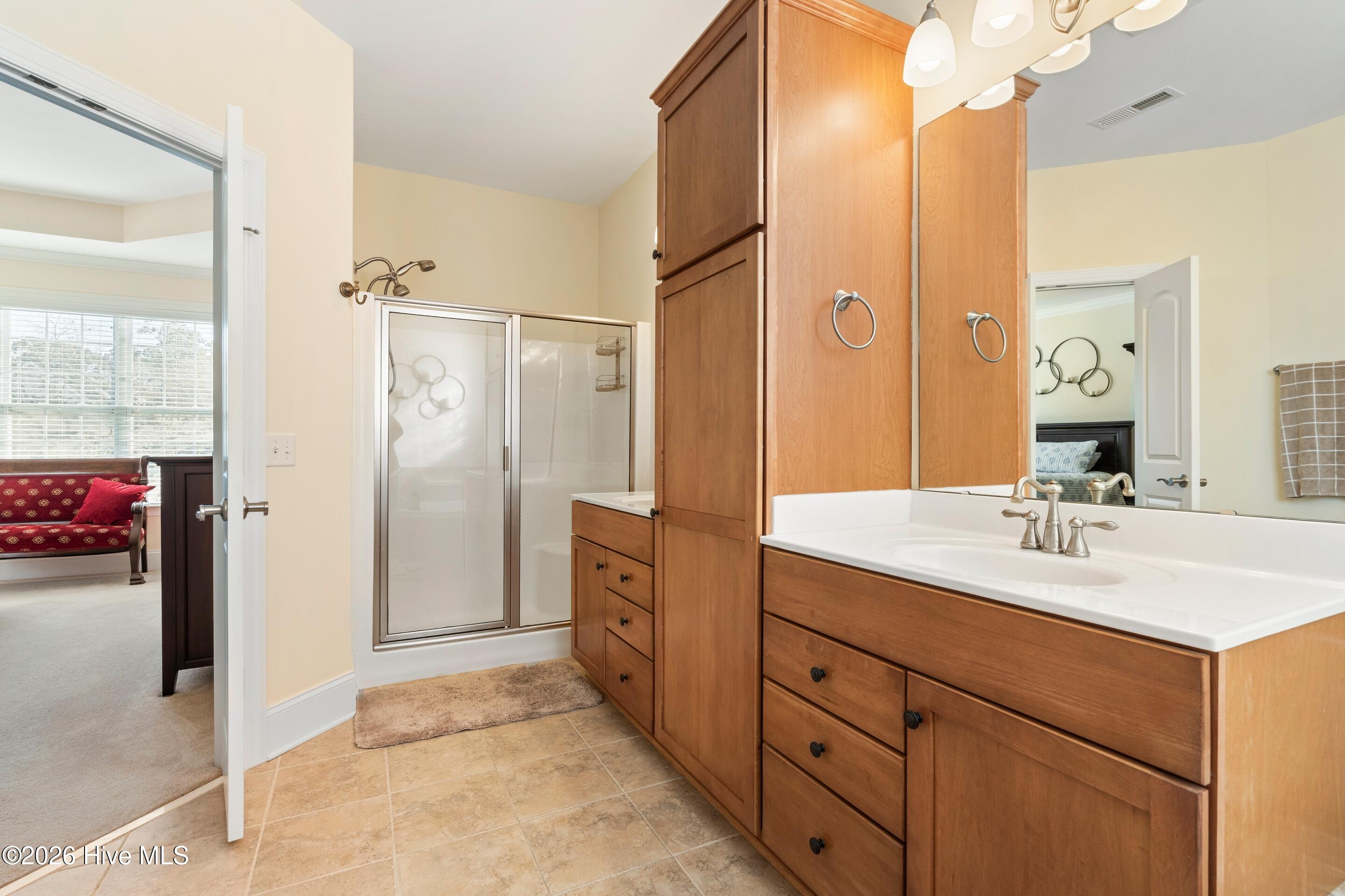 100550560 | Photo 36