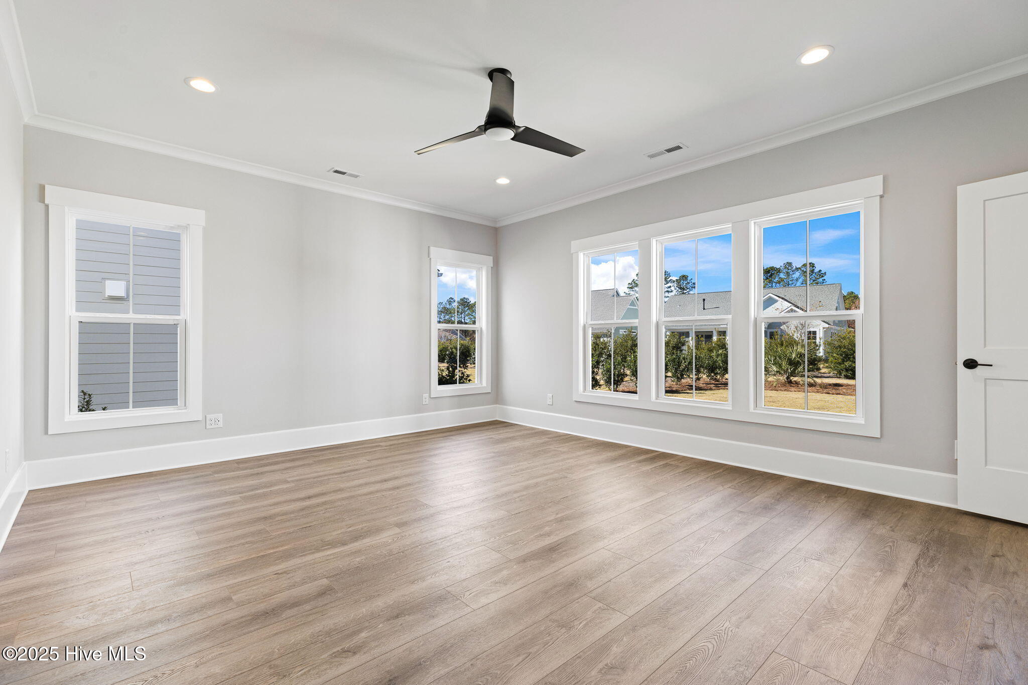 100522532 | Photo 31