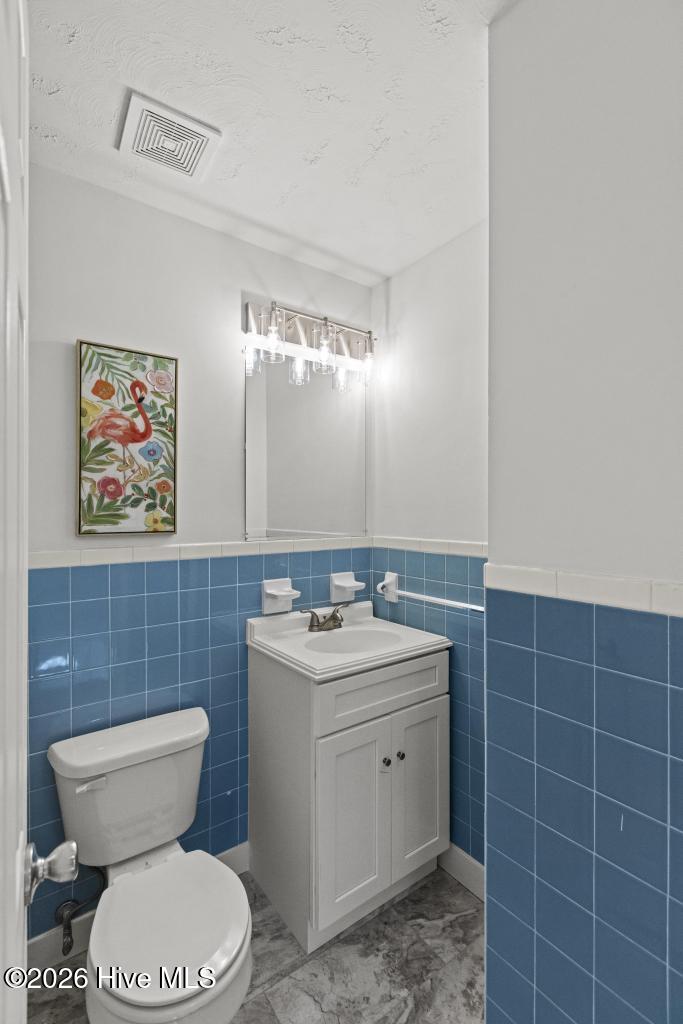 100553306 | Photo 16