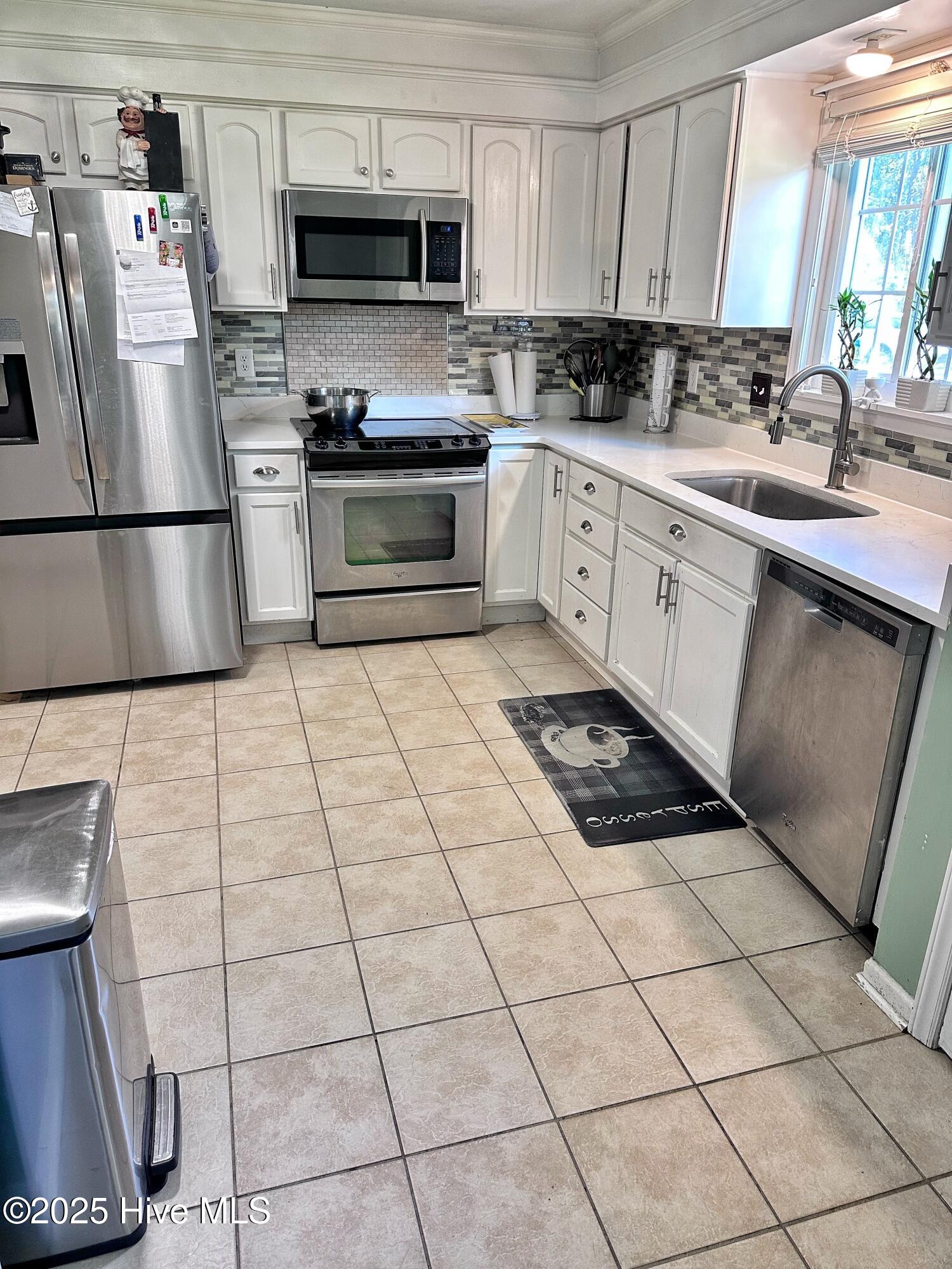 909 Springdale Drive, Jacksonville, NC 28540 – photo 18: Kitchen (5)